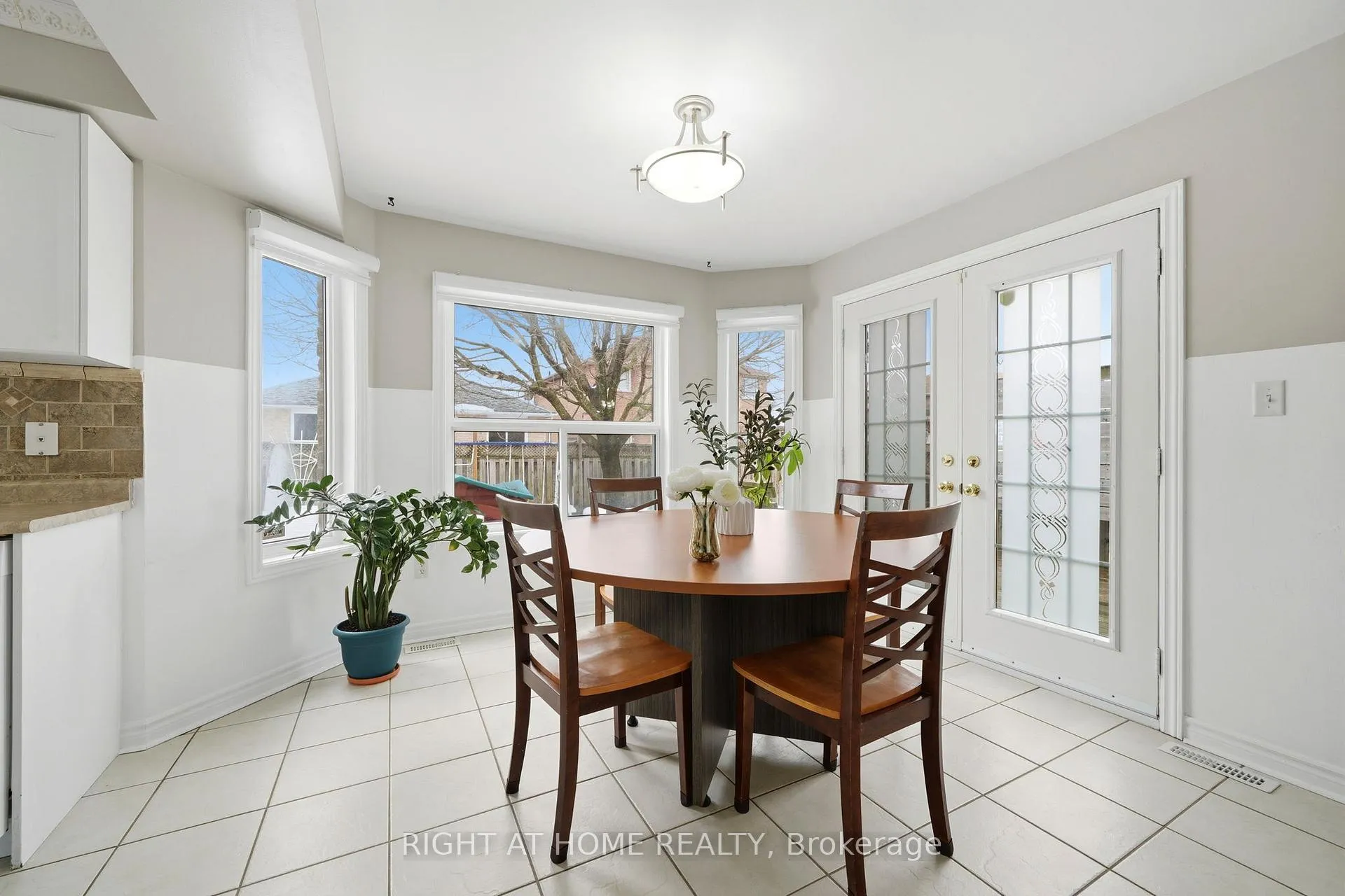 Photo 14 of 68 Kraus Road, Barrie, Edgehill Drive — HOMEH