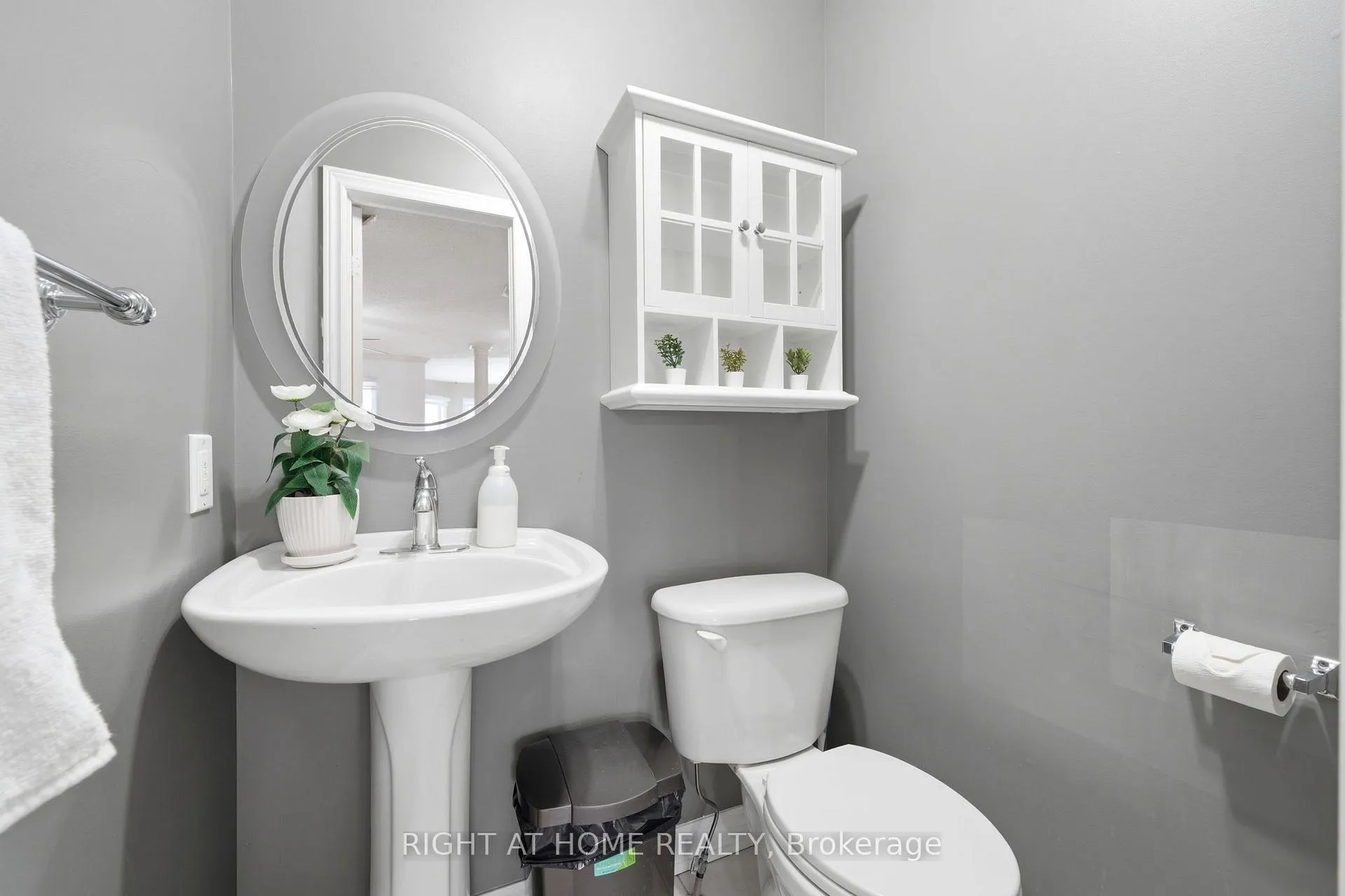 Photo 15 of 68 Kraus Road, Barrie, Edgehill Drive — HOMEH