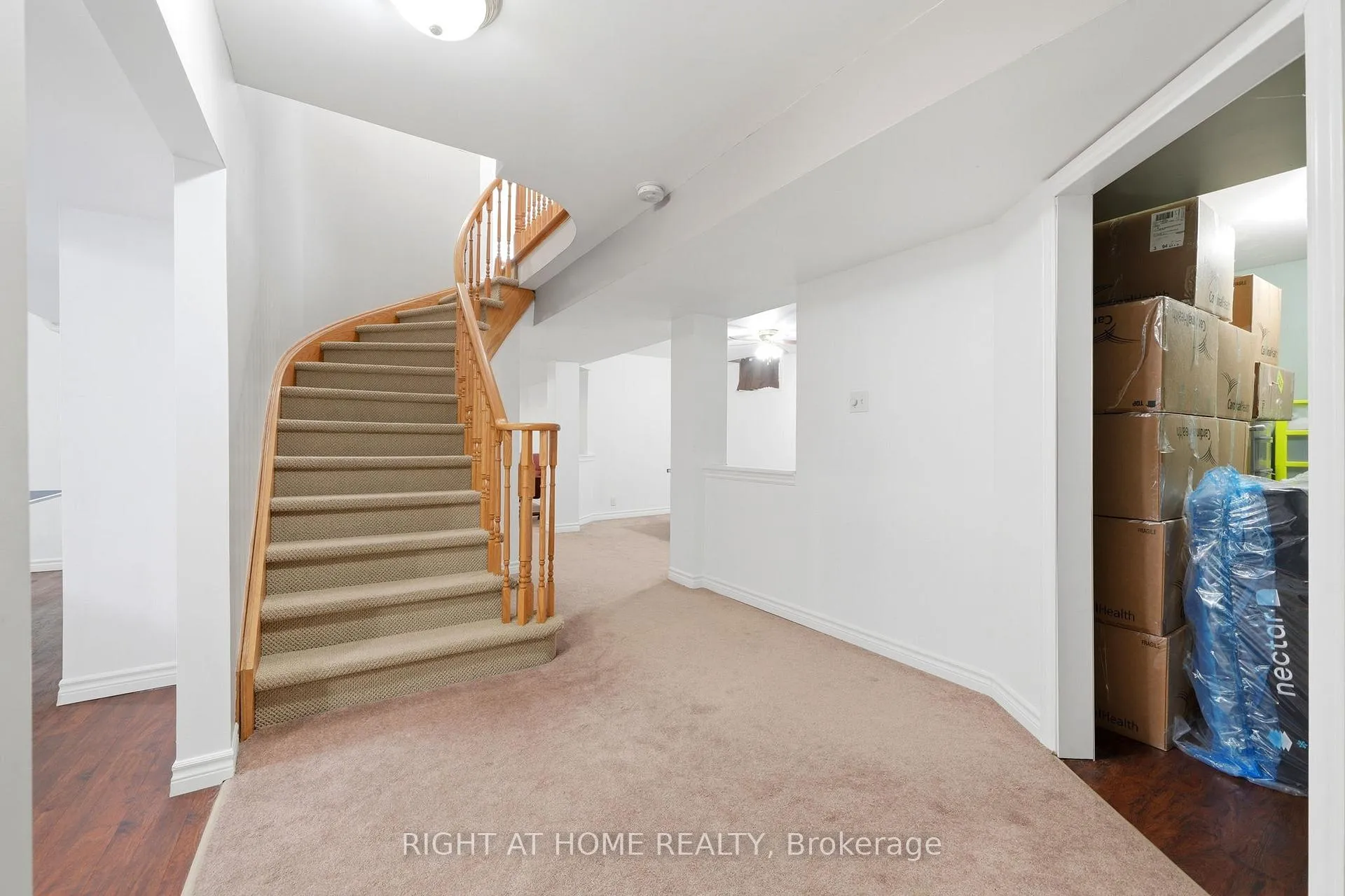 Photo 31 of 68 Kraus Road, Barrie, Edgehill Drive — HOMEH