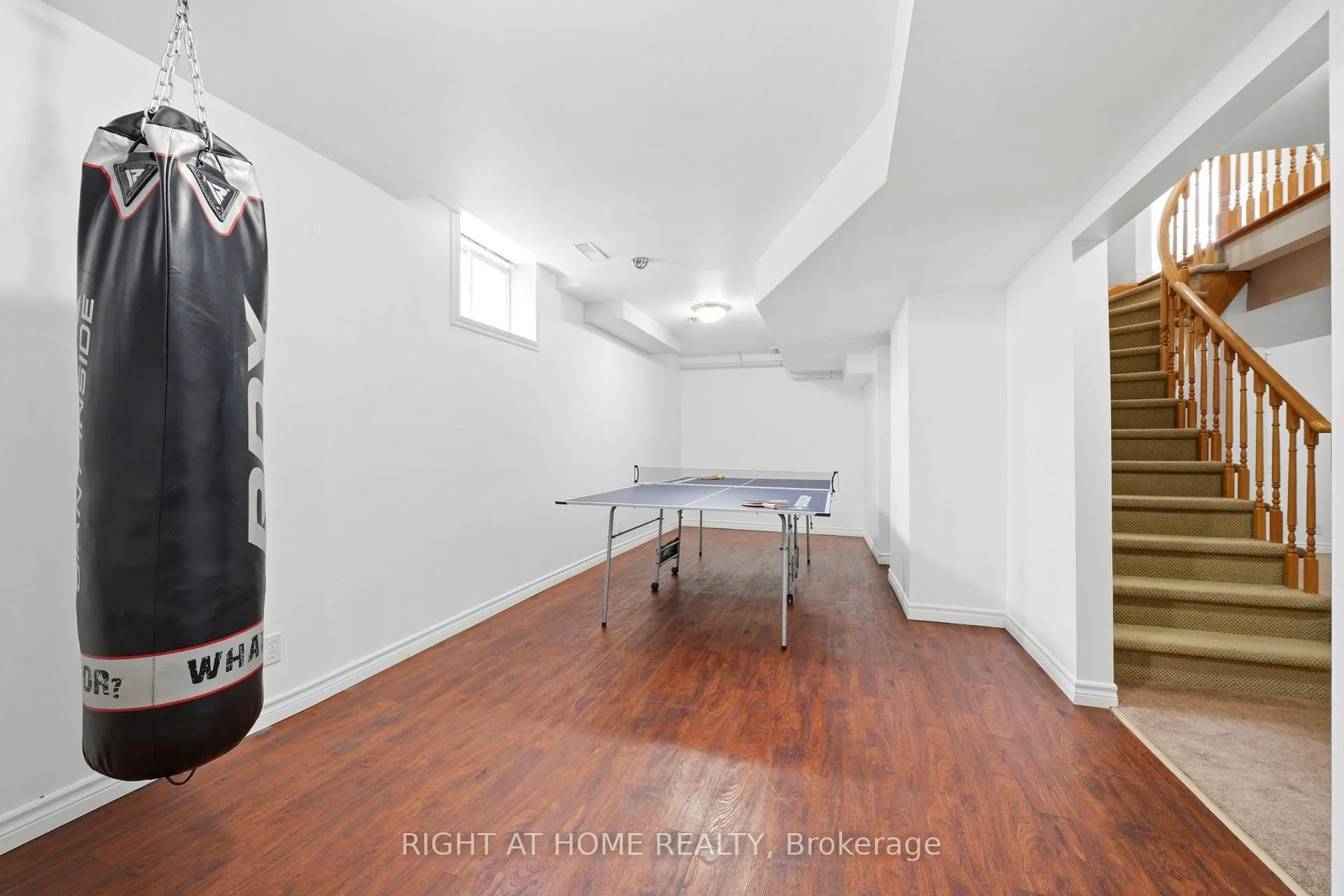Photo 32 of 68 Kraus Road, Barrie, Edgehill Drive — HOMEH