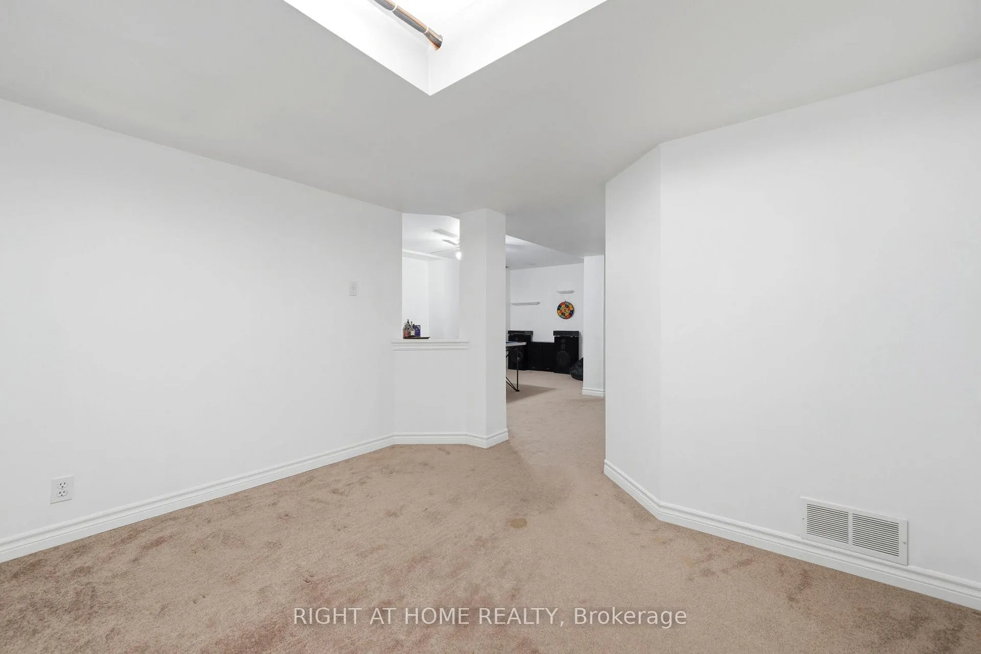 Photo 36 of 68 Kraus Road, Barrie, Edgehill Drive — HOMEH