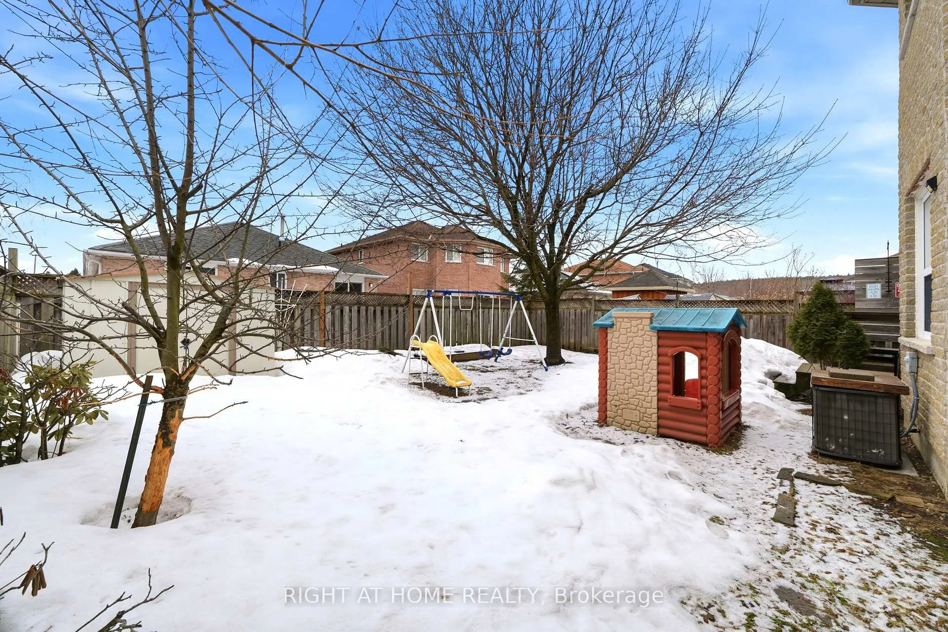Photo 40 of 68 Kraus Road, Barrie, Edgehill Drive — HOMEH