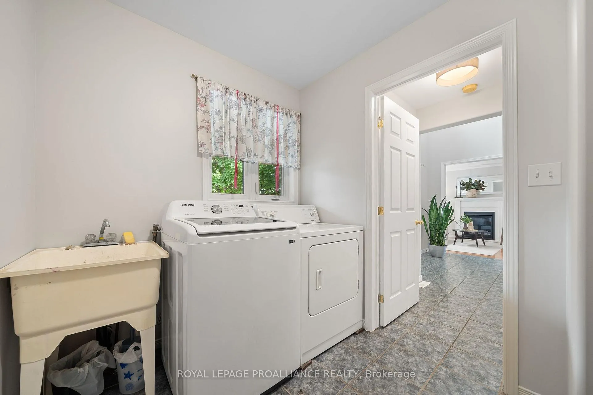 Photo 43 of 8 Linden Lane, Belleville, Belleville Ward — HOMEH