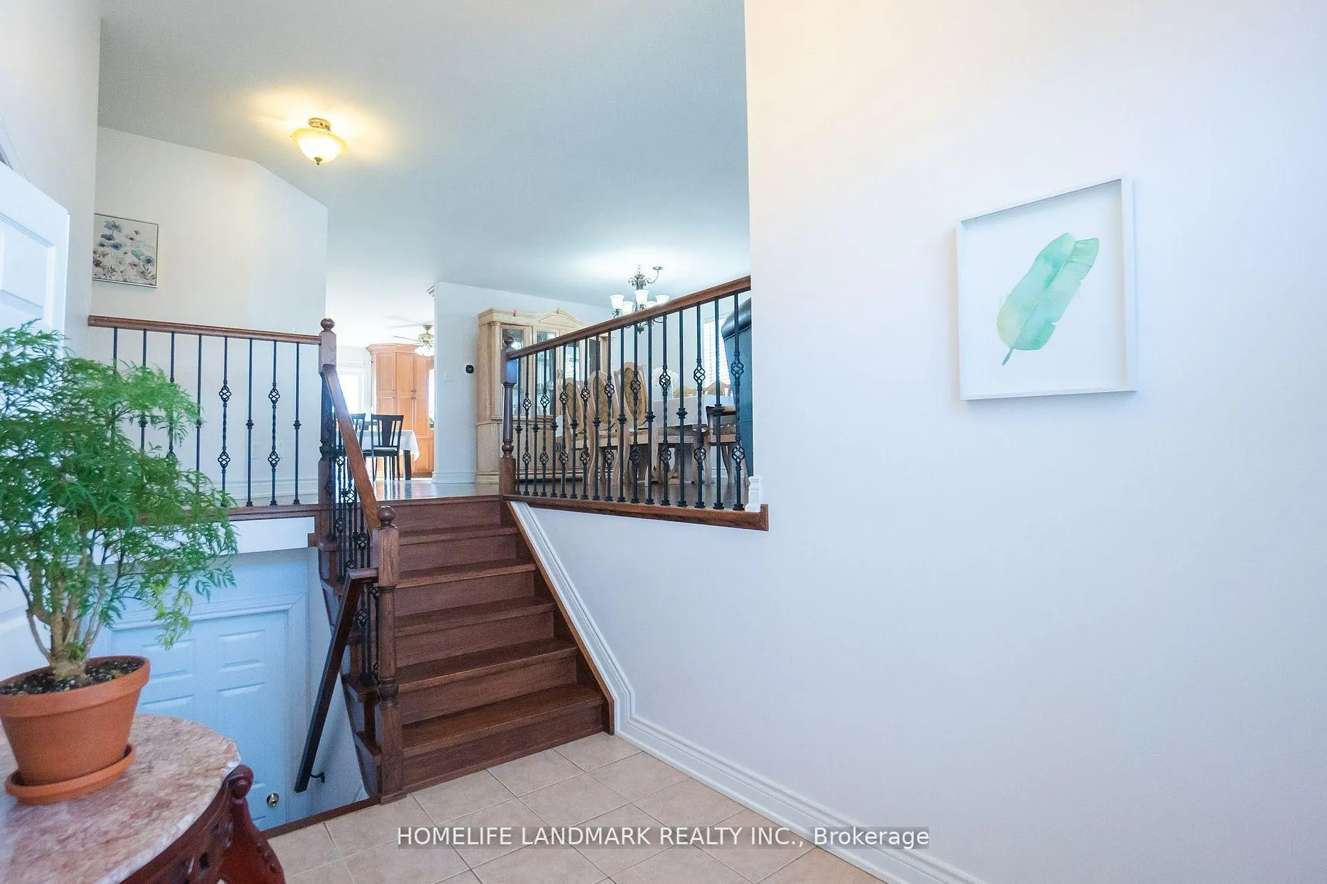 Photo 3 of 4498 Garden Gate Terrace, Lincoln, Beamsville — HOMEH