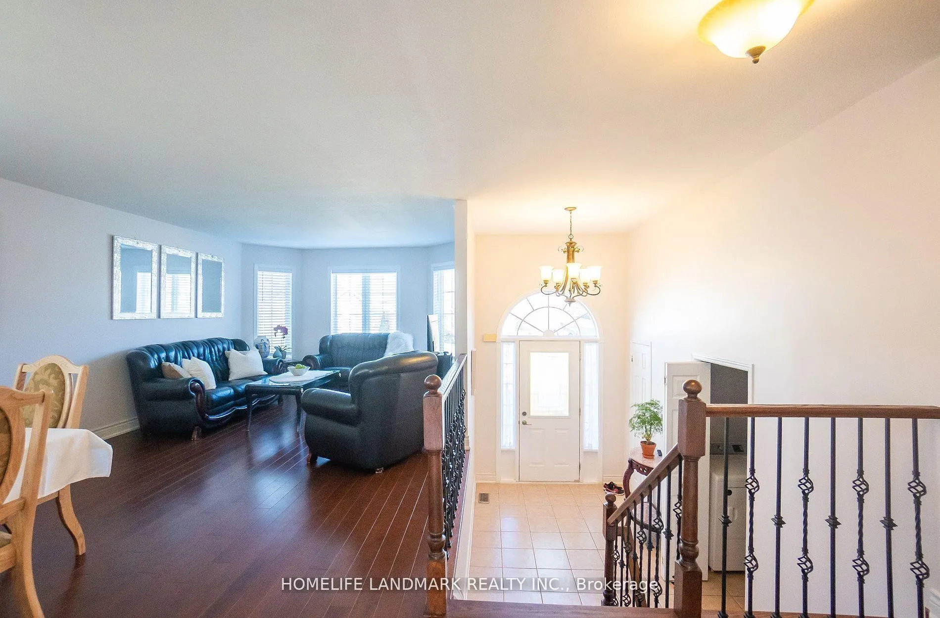 Photo 4 of 4498 Garden Gate Terrace, Lincoln, Beamsville — HOMEH