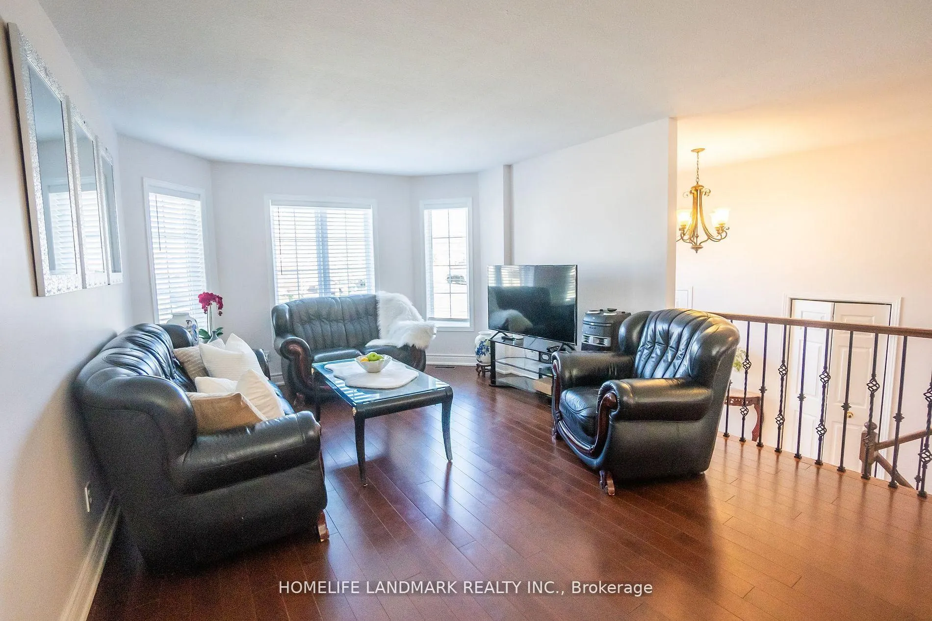 Photo 7 of 4498 Garden Gate Terrace, Lincoln, Beamsville — HOMEH