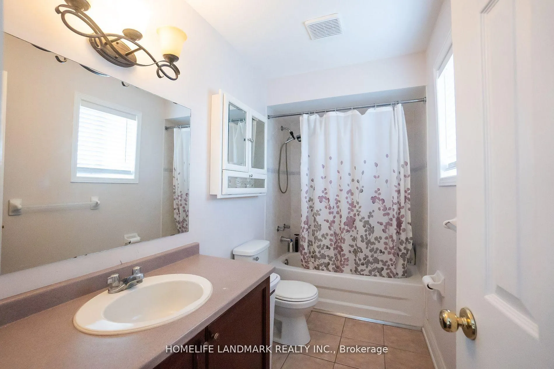 Photo 18 of 4498 Garden Gate Terrace, Lincoln, Beamsville — HOMEH