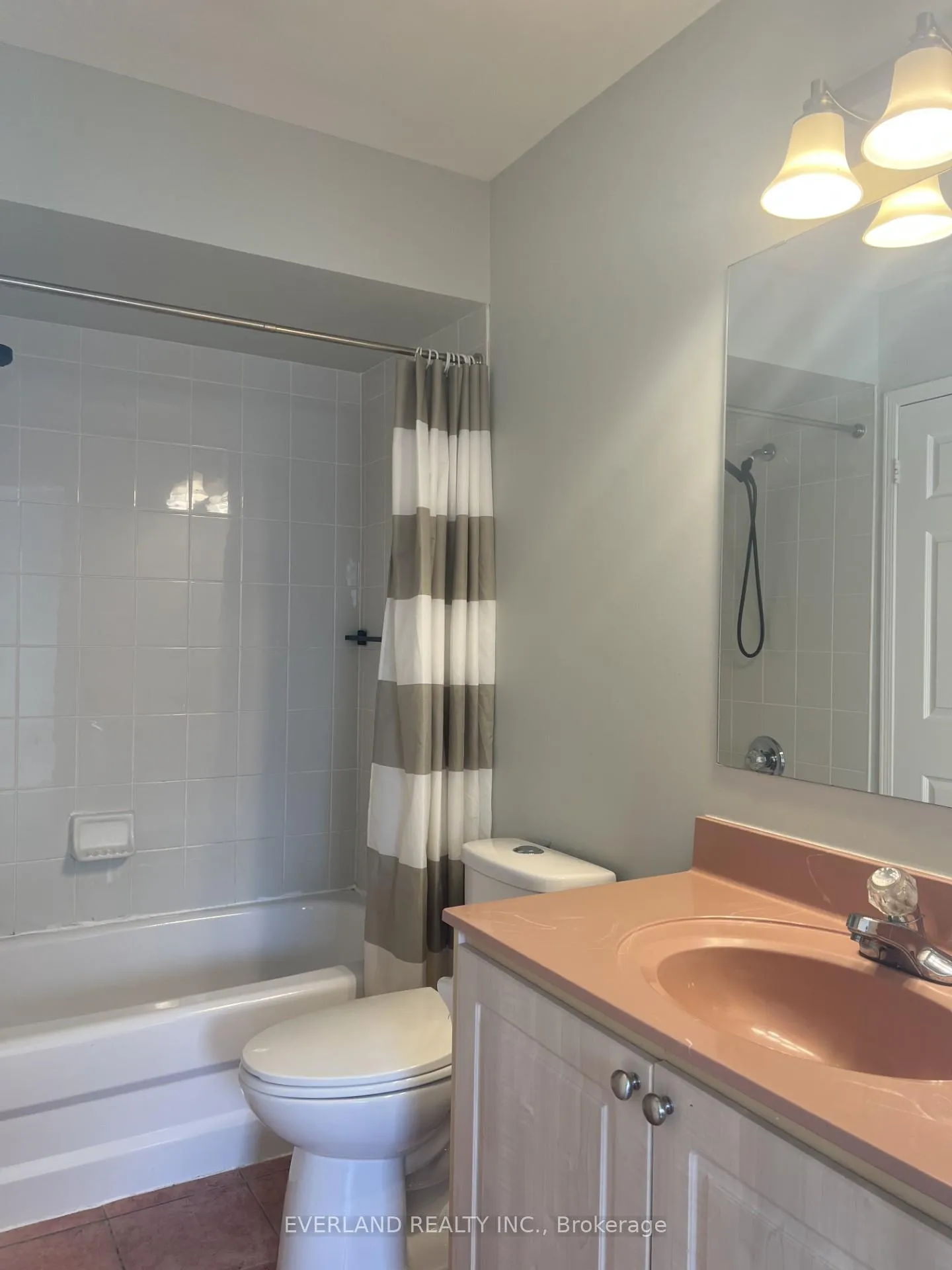 Photo 10 of 15 Orchid Road, Markham, Commerce Valley — HOMEH