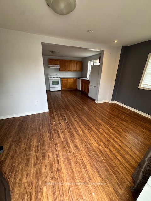 Photo 3 of 733 Park Road, Innisfil, Alcona — HOMEH