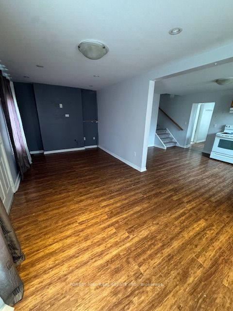 Photo 4 of 733 Park Road, Innisfil, Alcona — HOMEH