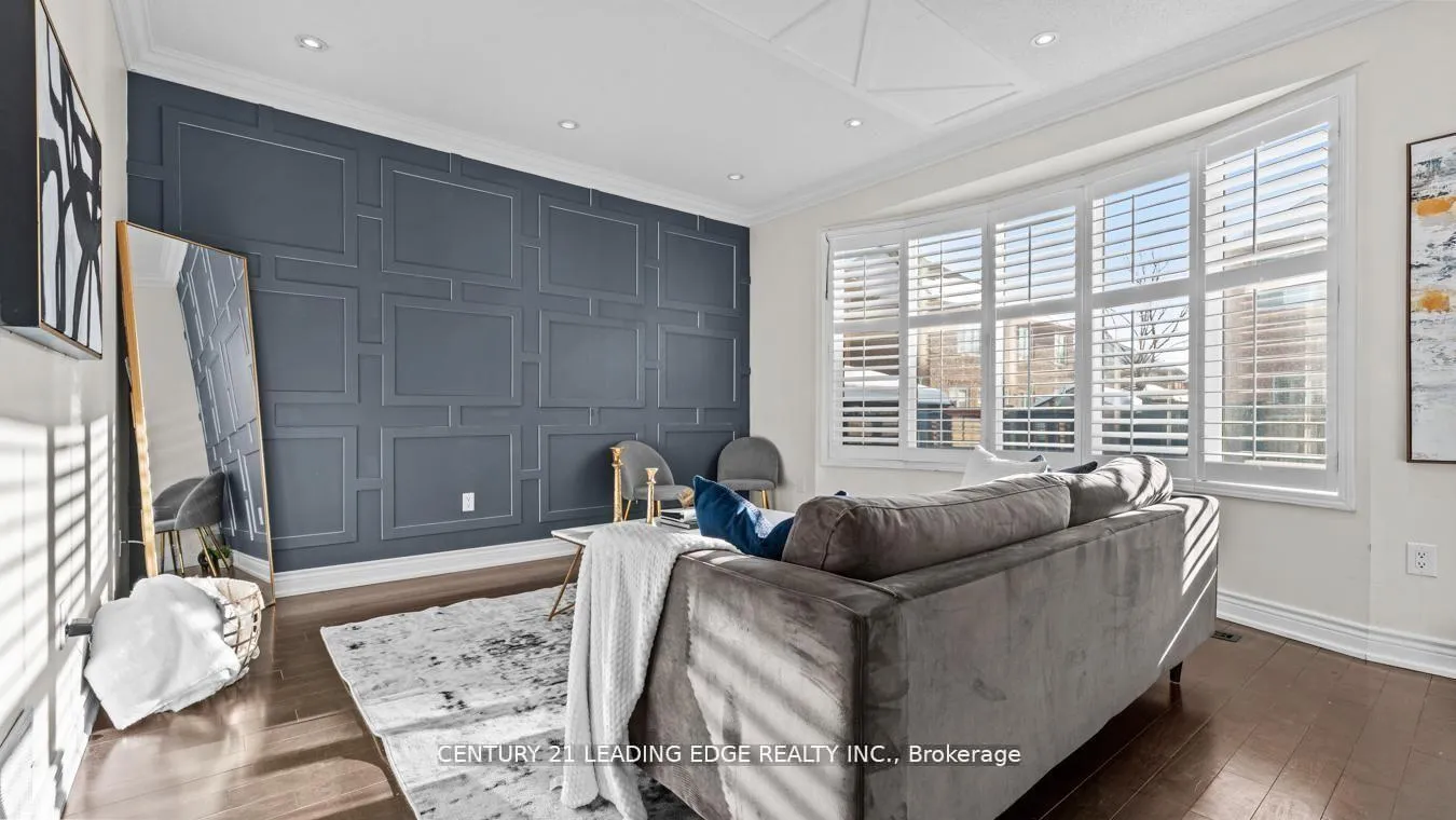 Photo 12 of 657 Brothers Crescent, Milton, Coates — HOMEH
