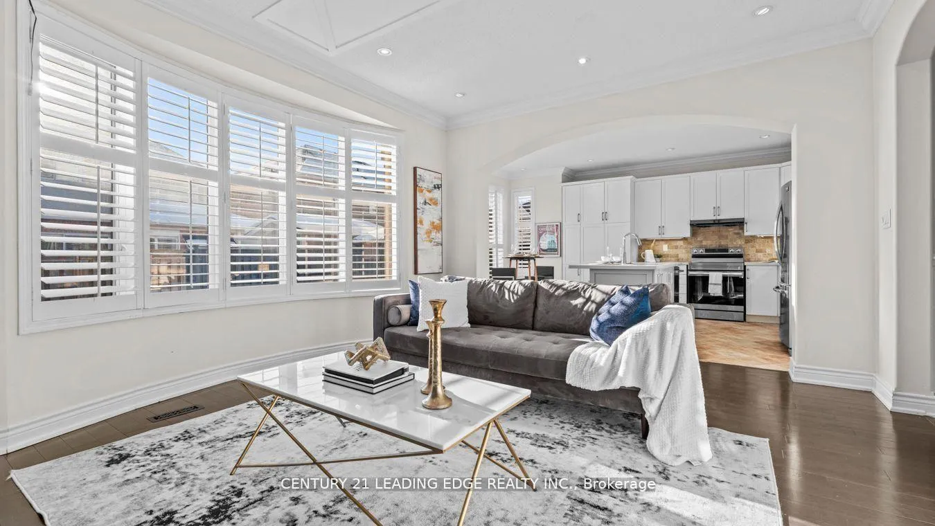 Photo 14 of 657 Brothers Crescent, Milton, Coates — HOMEH
