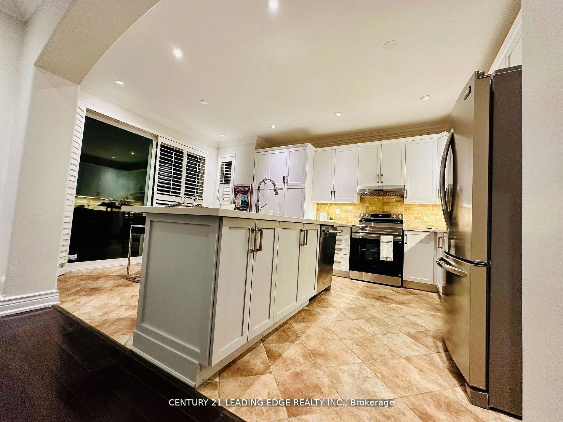 Photo 16 of 657 Brothers Crescent, Milton, Coates — HOMEH