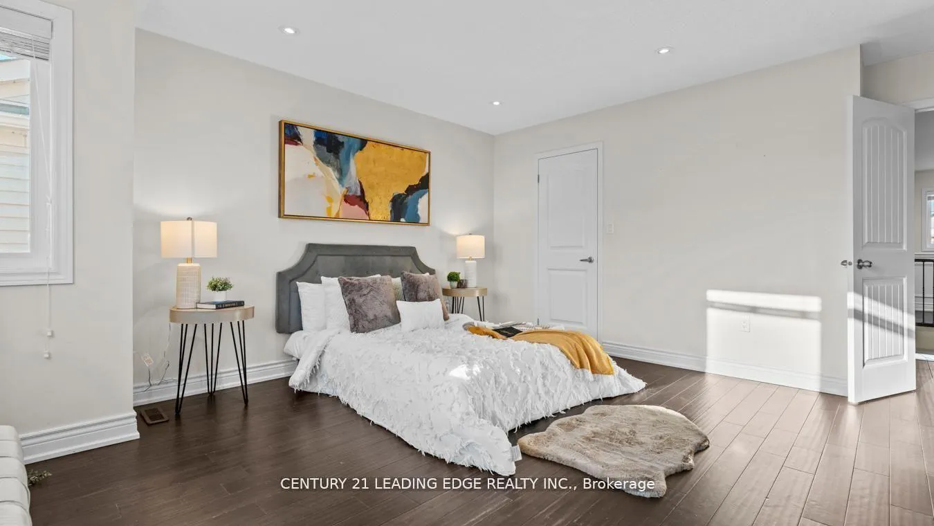 Photo 24 of 657 Brothers Crescent, Milton, Coates — HOMEH