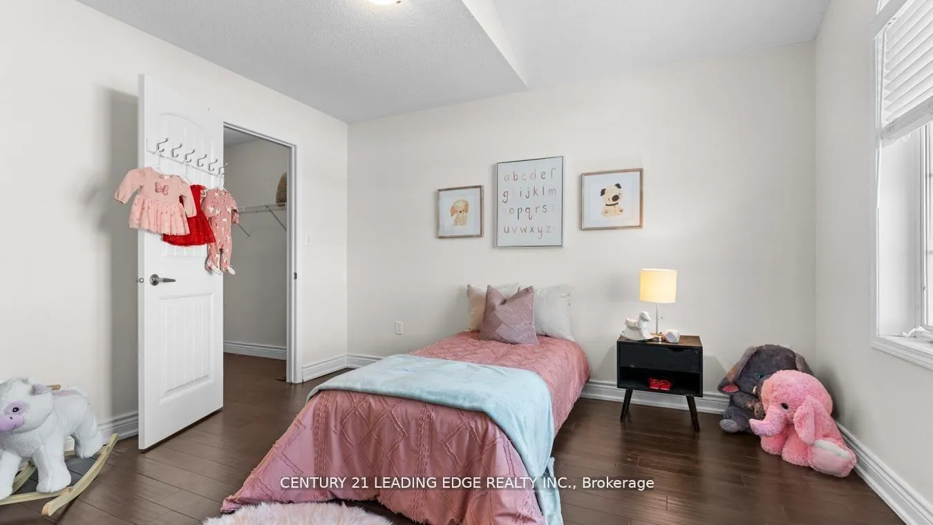 Photo 35 of 657 Brothers Crescent, Milton, Coates — HOMEH