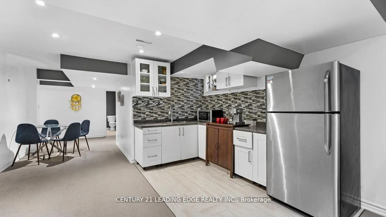 Photo 42 of 657 Brothers Crescent, Milton, Coates — HOMEH