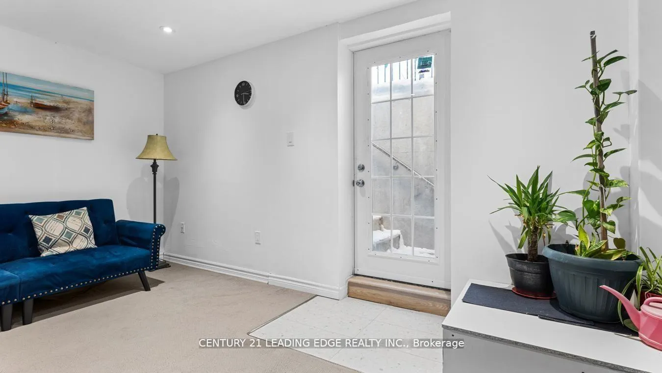 Photo 46 of 657 Brothers Crescent, Milton, Coates — HOMEH