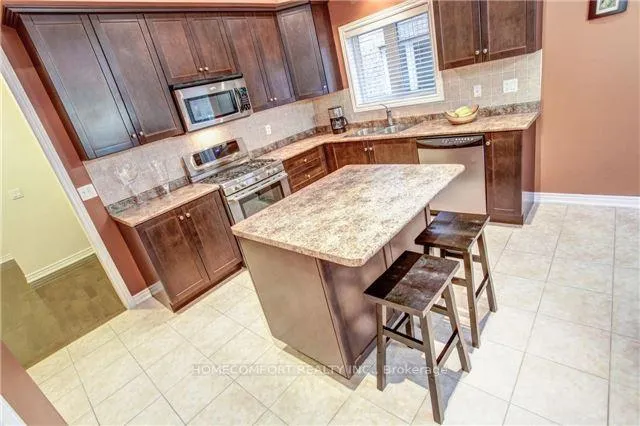 Photo 4 of 89 Coral Acres Drive, Vaughan, Patterson — HOMEH