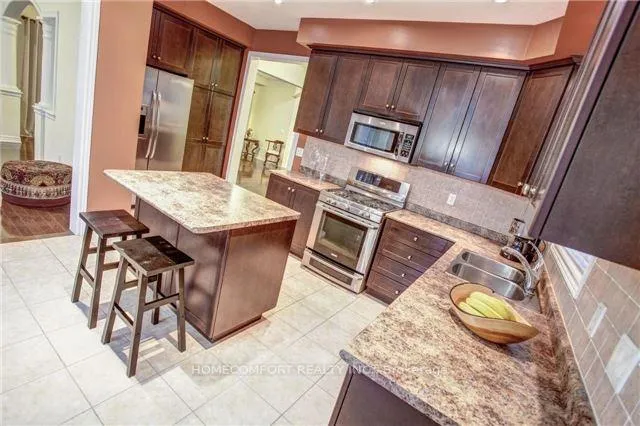Photo 5 of 89 Coral Acres Drive, Vaughan, Patterson — HOMEH