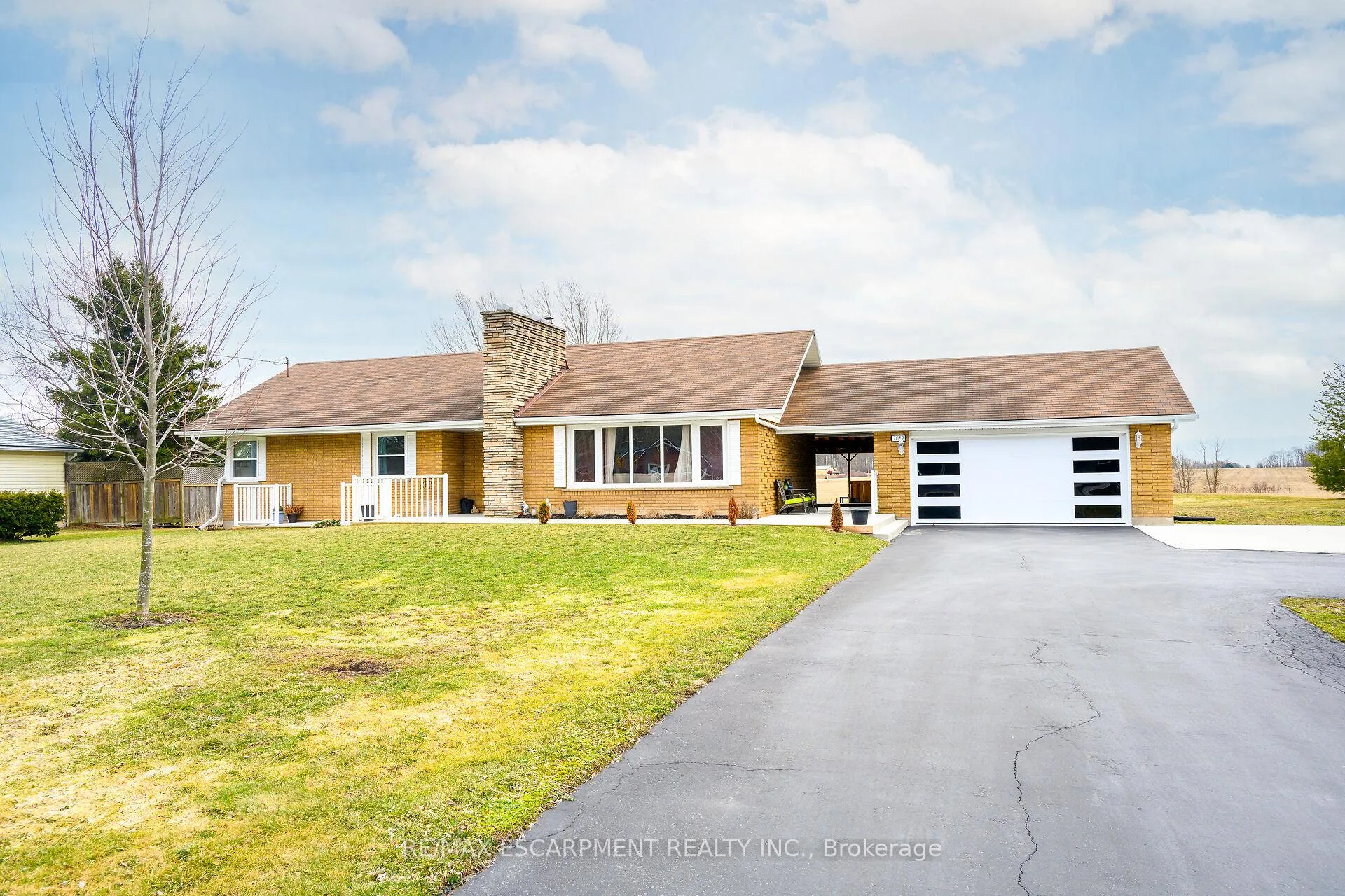 Photo 2 of 7082 Rainham Road, Haldimand, Dunnville — HOMEH