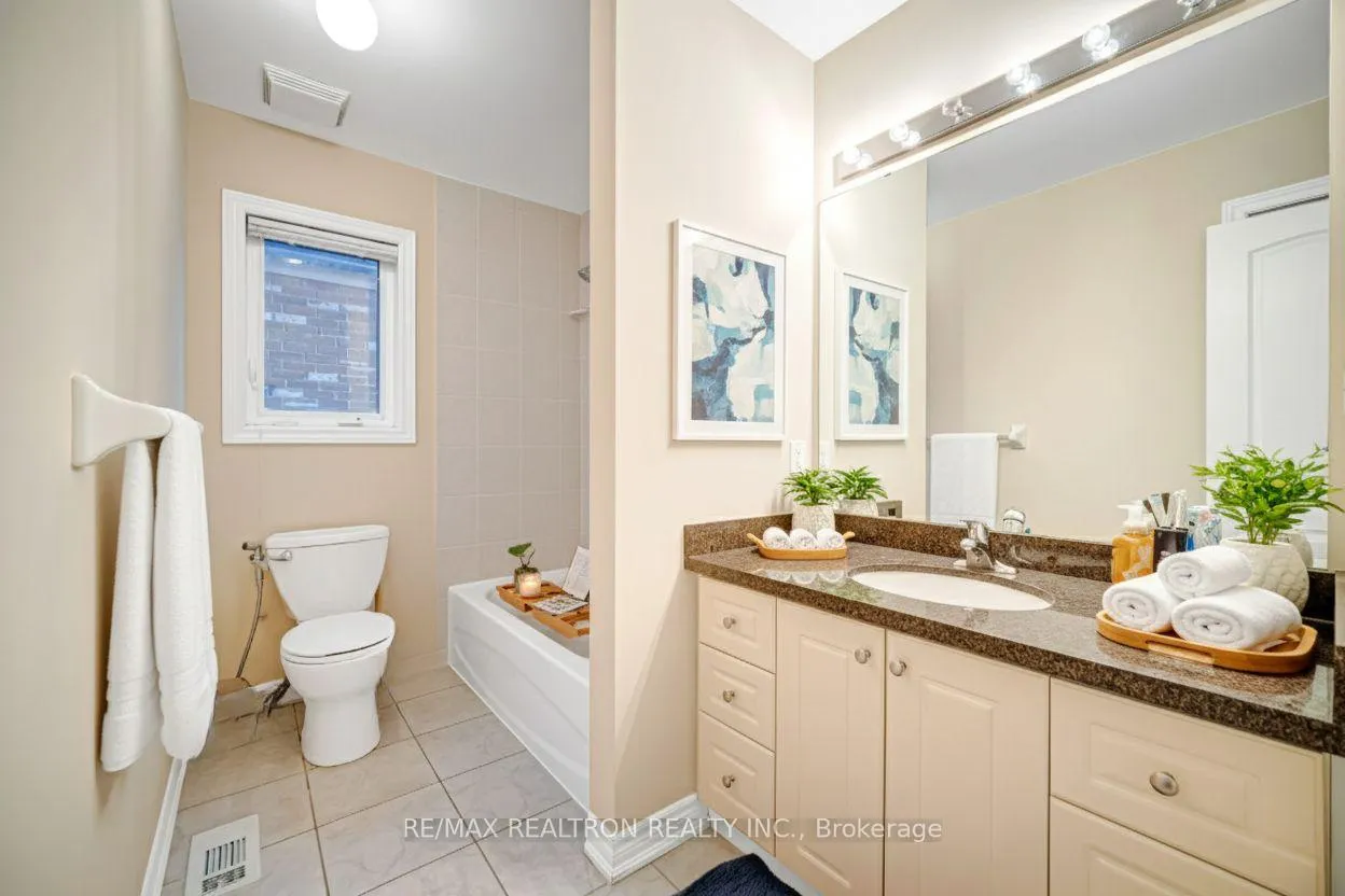 Photo 17 of 71 Glengordon Crescent, Markham, Angus Glen — HOMEH