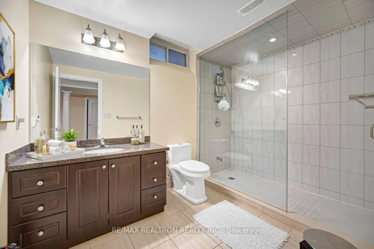 Photo 20 of 71 Glengordon Crescent, Markham, Angus Glen — HOMEH