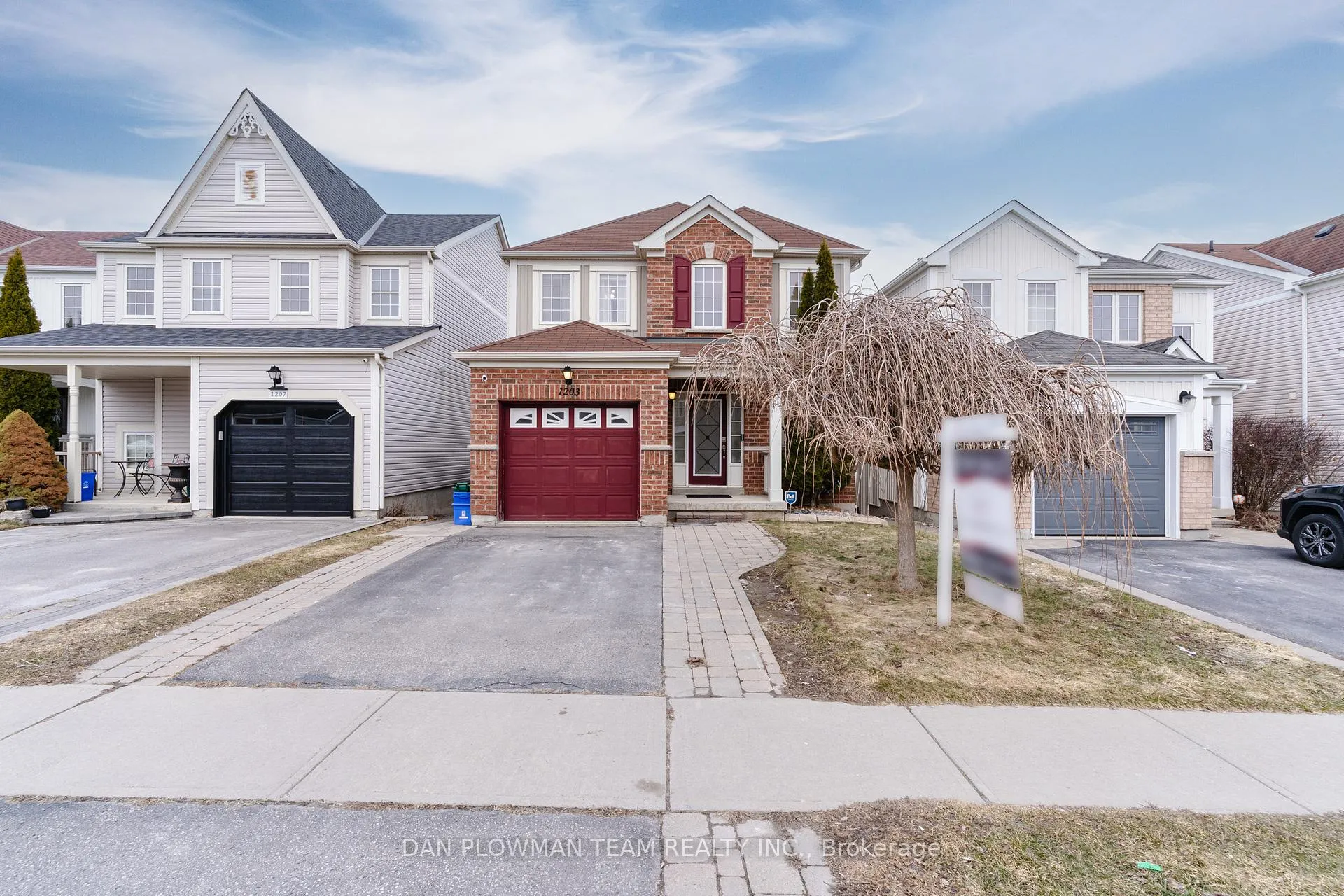 Photo 2 of 1203 Meath Drive, Oshawa, Pinecrest — HOMEH