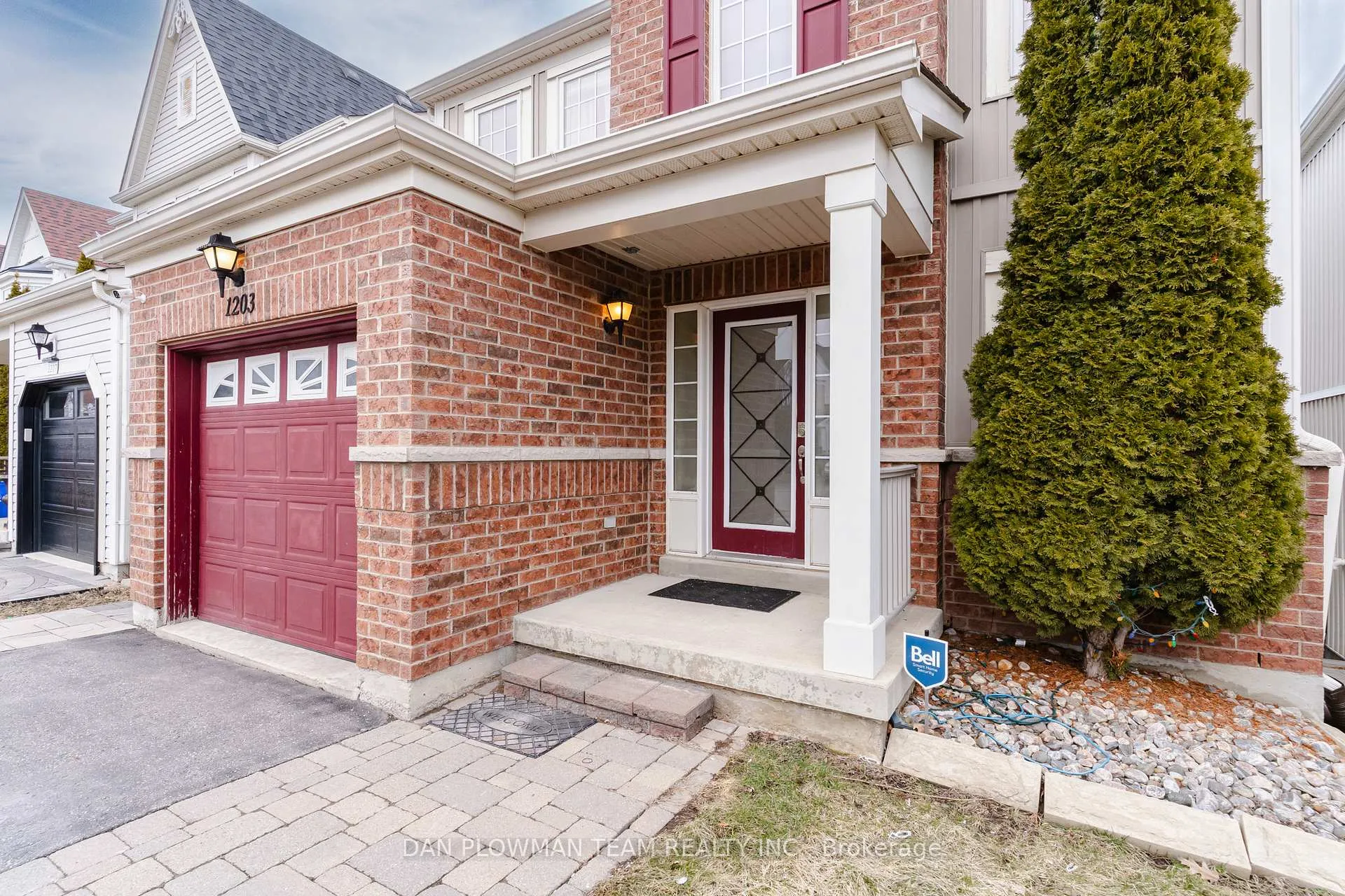 Photo 4 of 1203 Meath Drive, Oshawa, Pinecrest — HOMEH