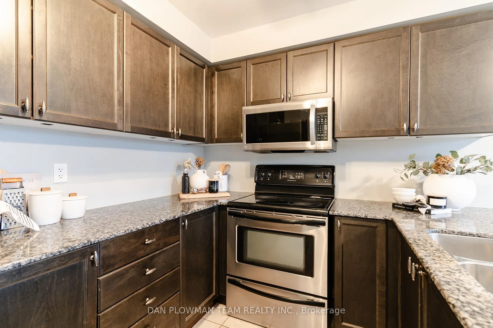 Photo 13 of 1203 Meath Drive, Oshawa, Pinecrest — HOMEH