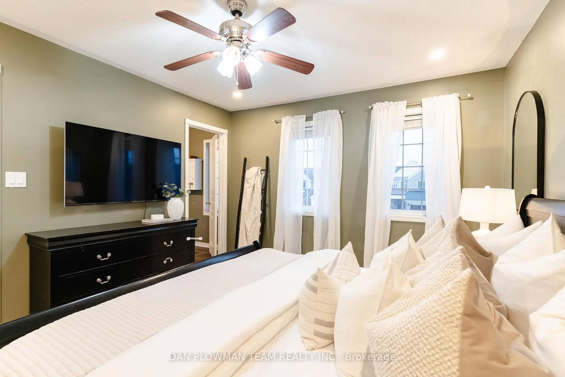 Photo 20 of 1203 Meath Drive, Oshawa, Pinecrest — HOMEH