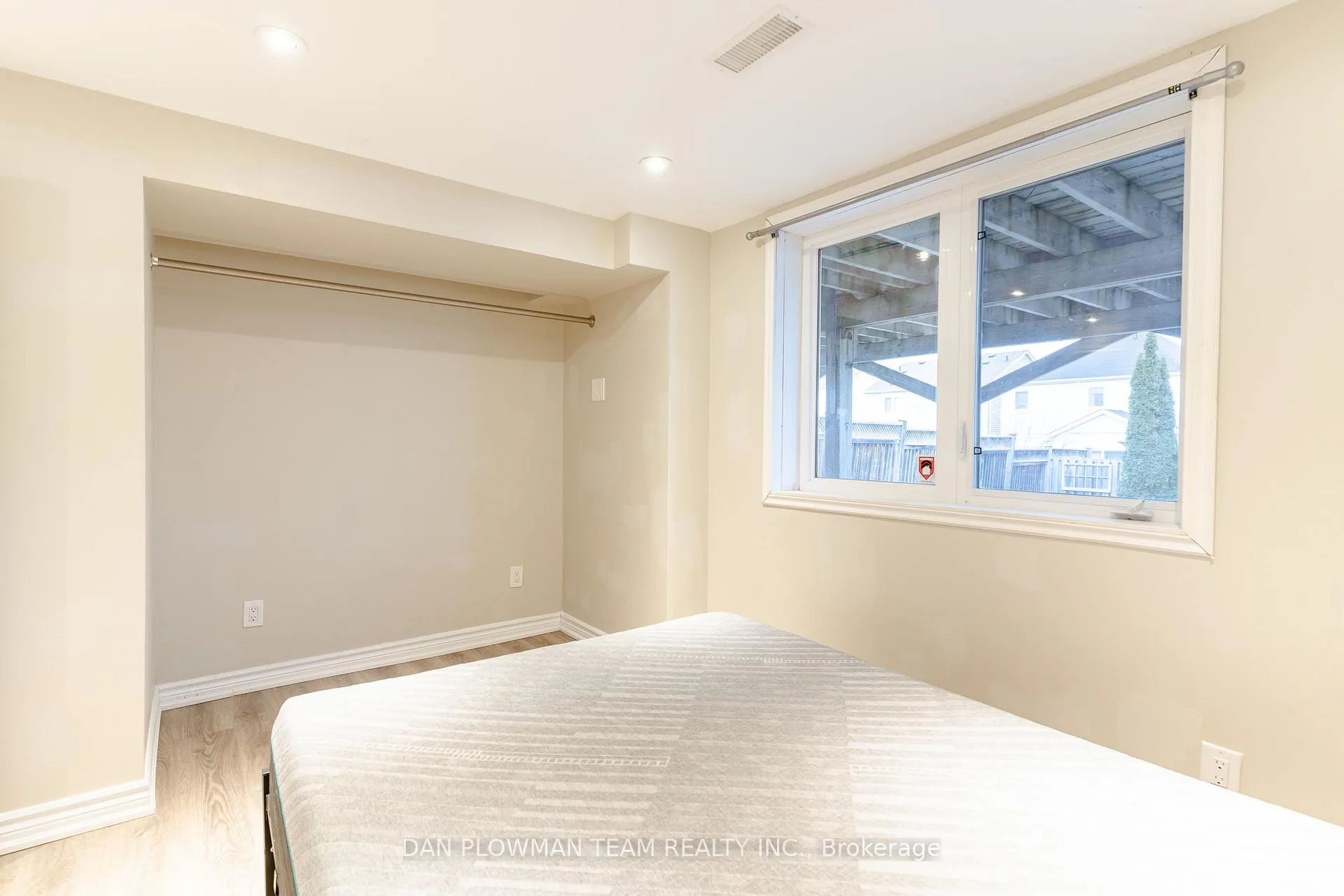 Photo 32 of 1203 Meath Drive, Oshawa, Pinecrest — HOMEH