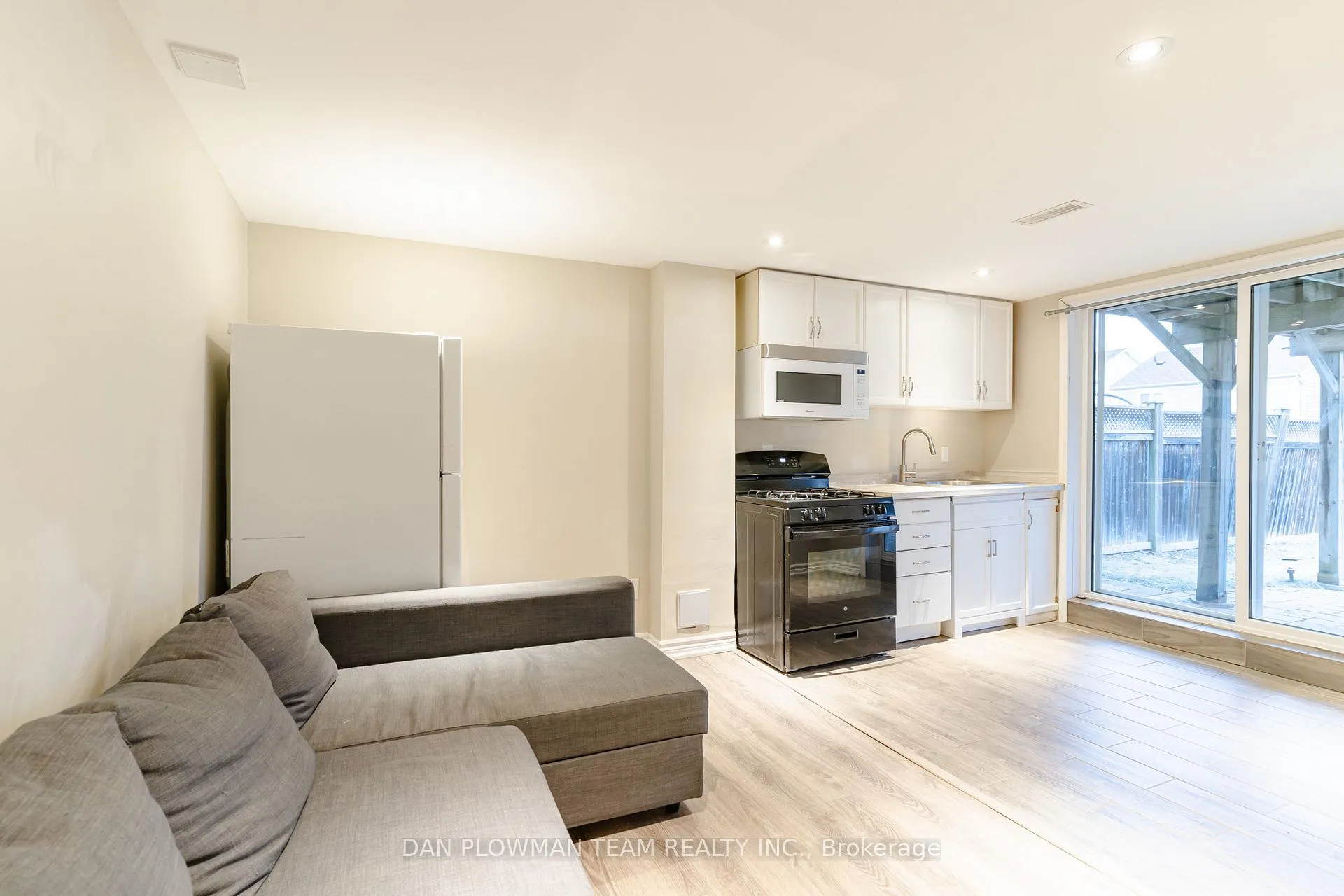 Photo 33 of 1203 Meath Drive, Oshawa, Pinecrest — HOMEH