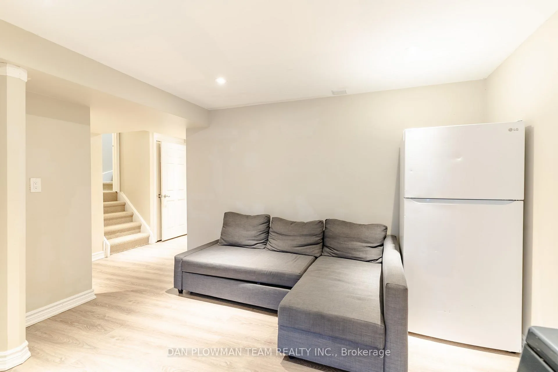 Photo 34 of 1203 Meath Drive, Oshawa, Pinecrest — HOMEH
