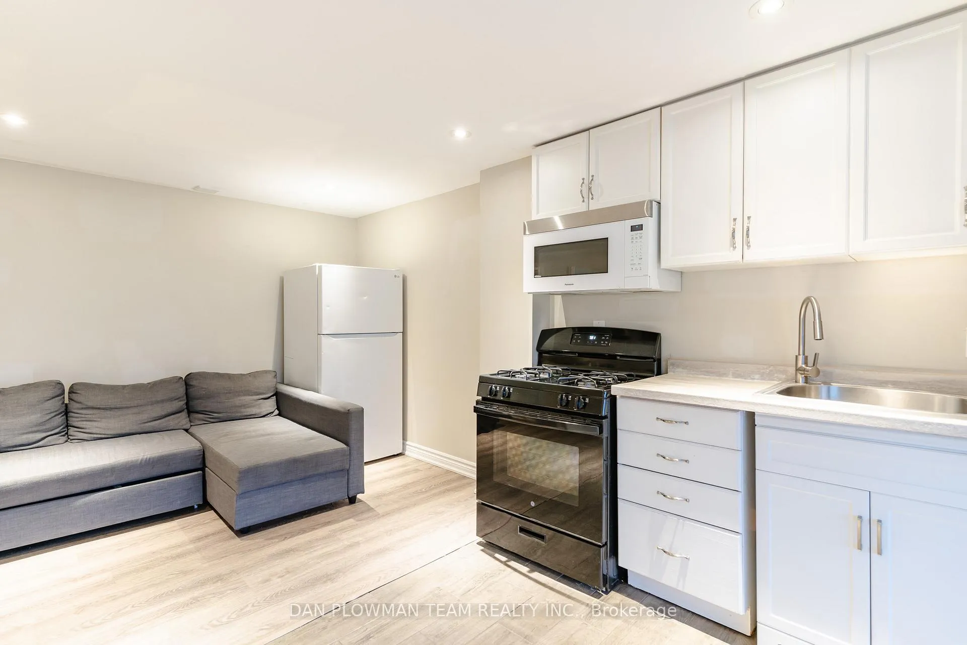 Photo 37 of 1203 Meath Drive, Oshawa, Pinecrest — HOMEH