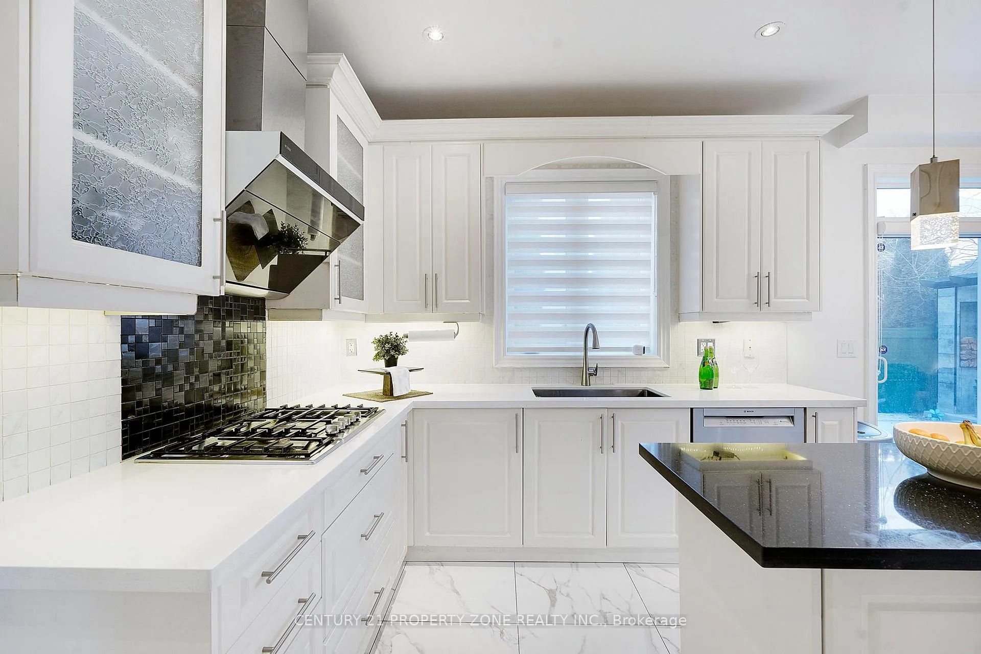 Photo 7 of 30 Grouse Lane, Brampton, Bram West — HOMEH