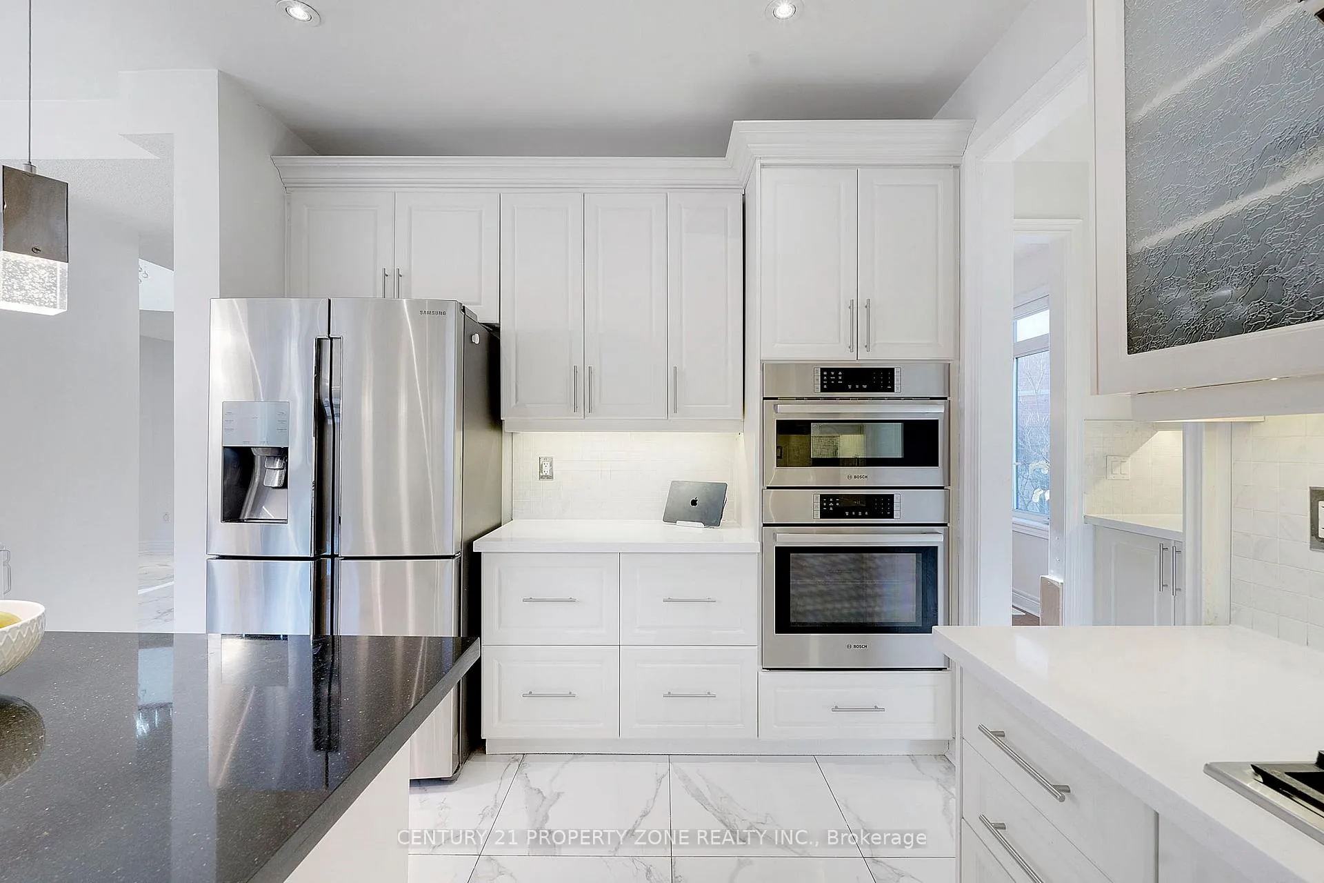Photo 8 of 30 Grouse Lane, Brampton, Bram West — HOMEH