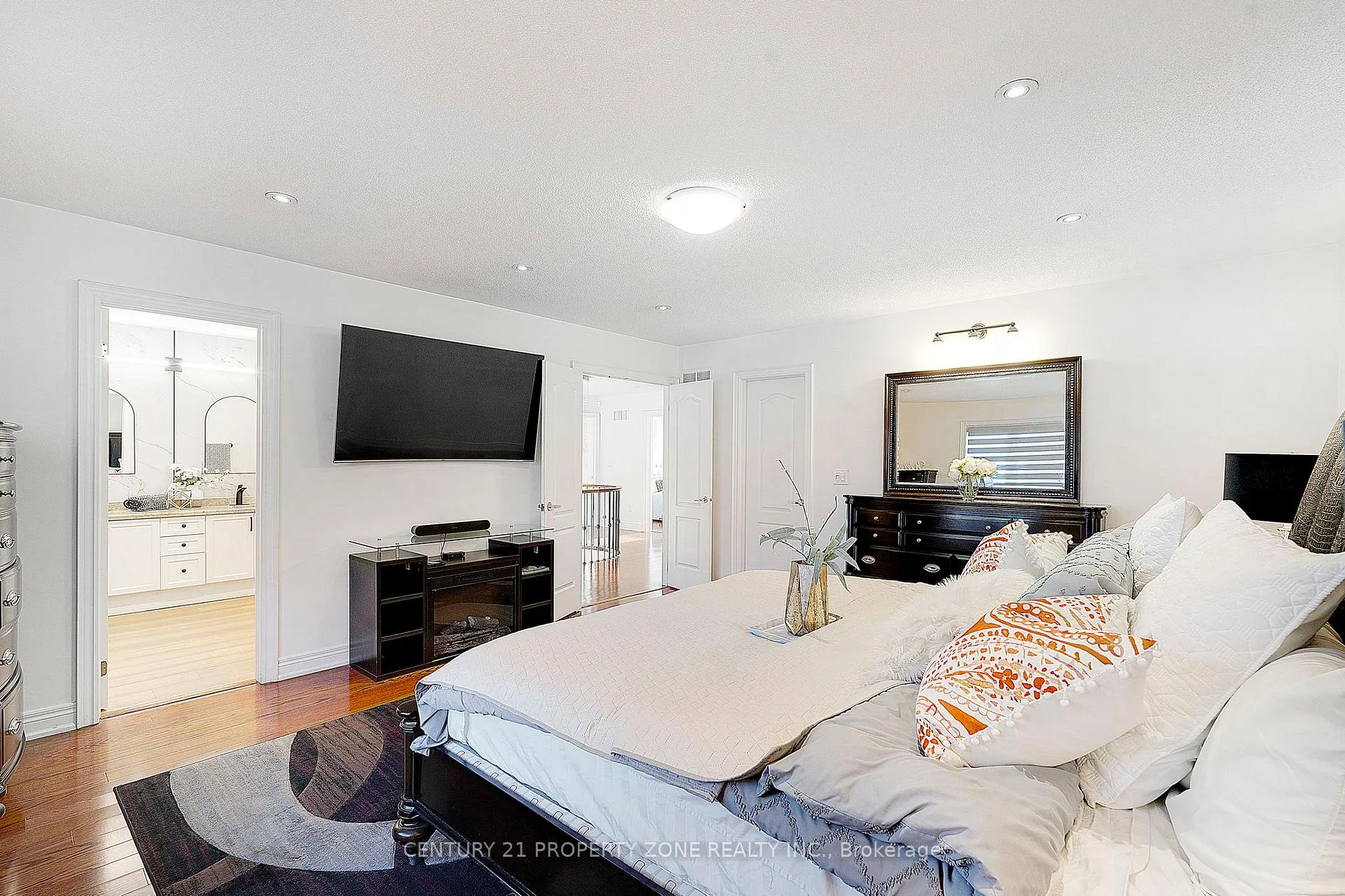 Photo 14 of 30 Grouse Lane, Brampton, Bram West — HOMEH