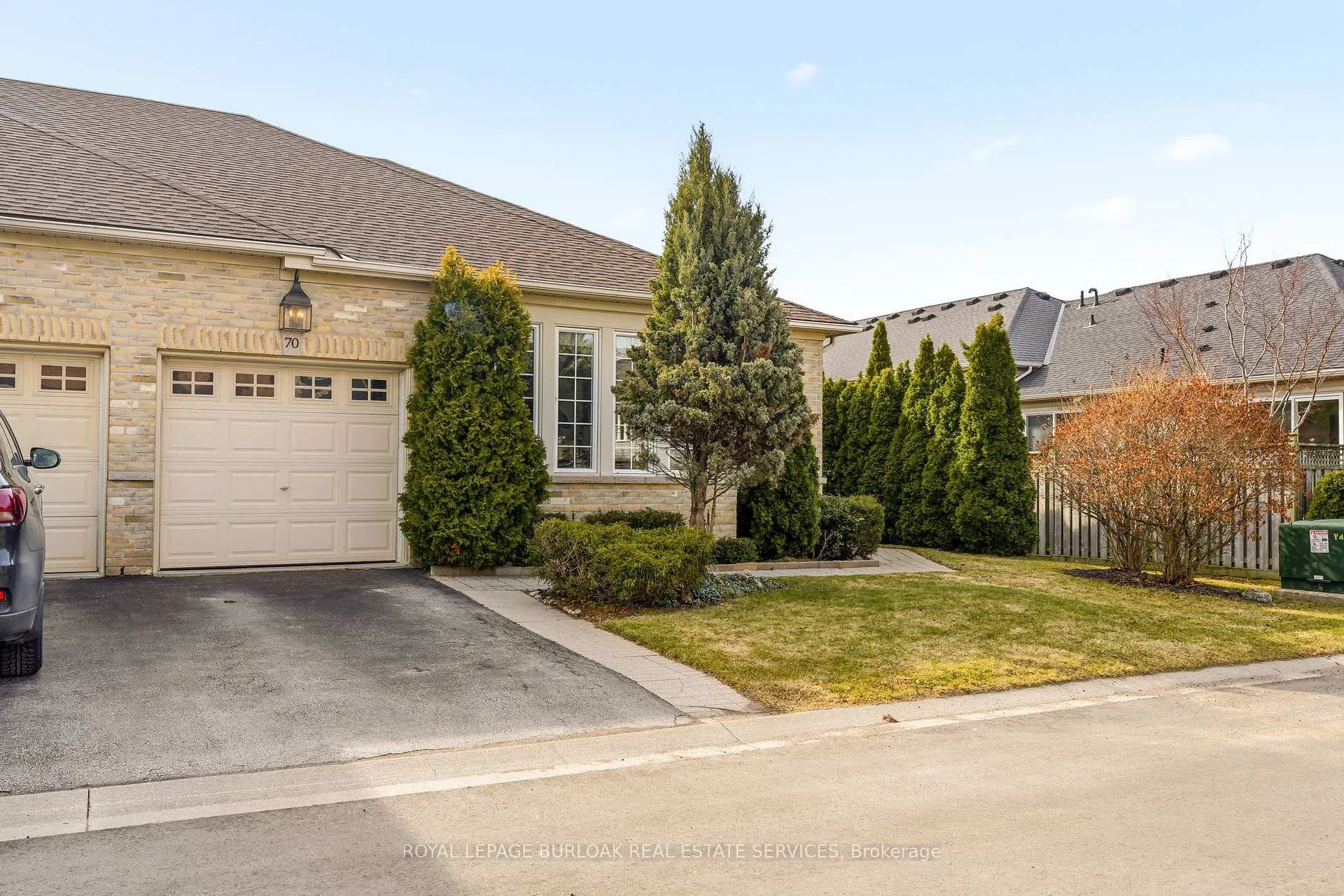 Photo 2 of 2243 Turnberry Road, Burlington, Rose — HOMEH