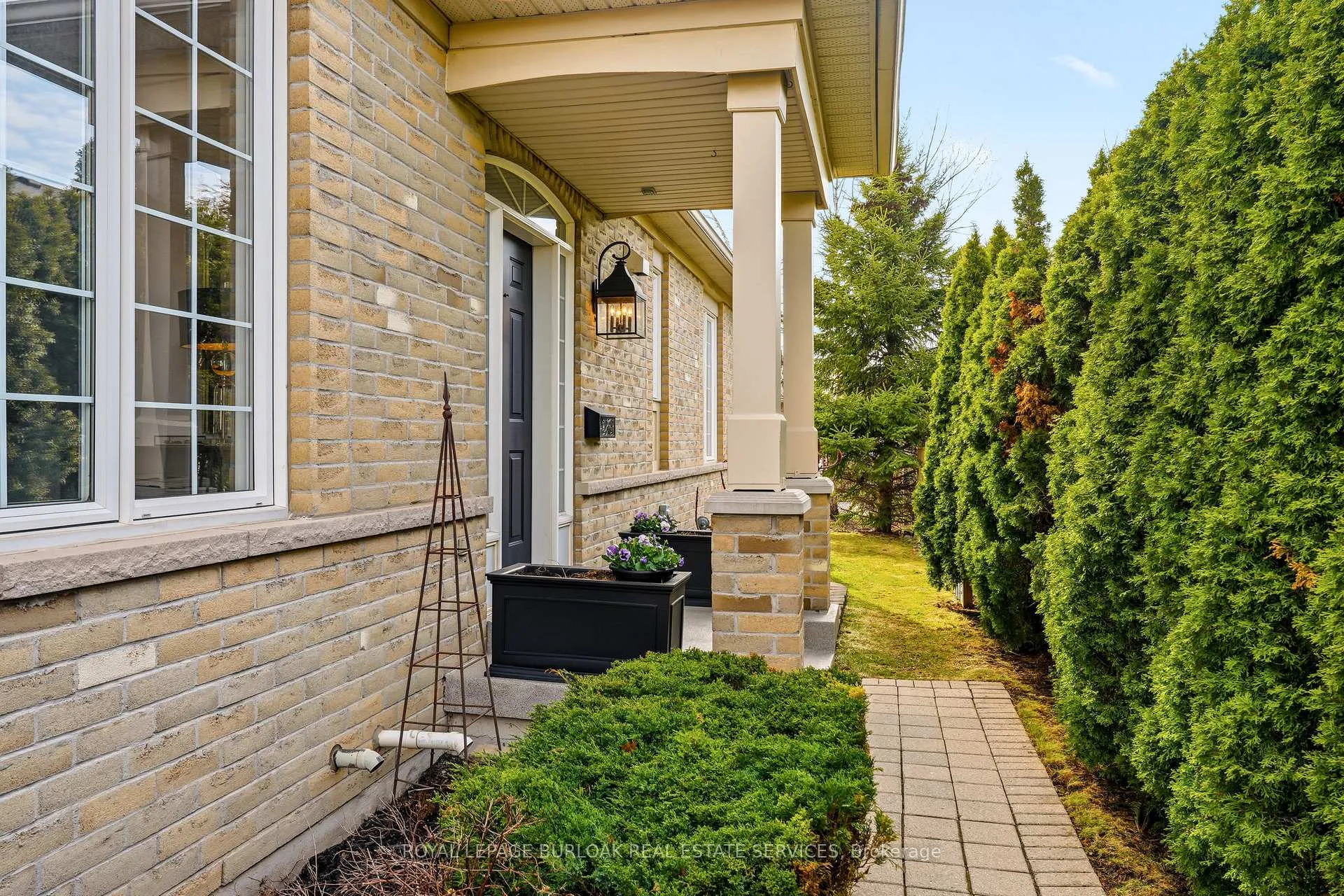Photo 4 of 2243 Turnberry Road, Burlington, Rose — HOMEH