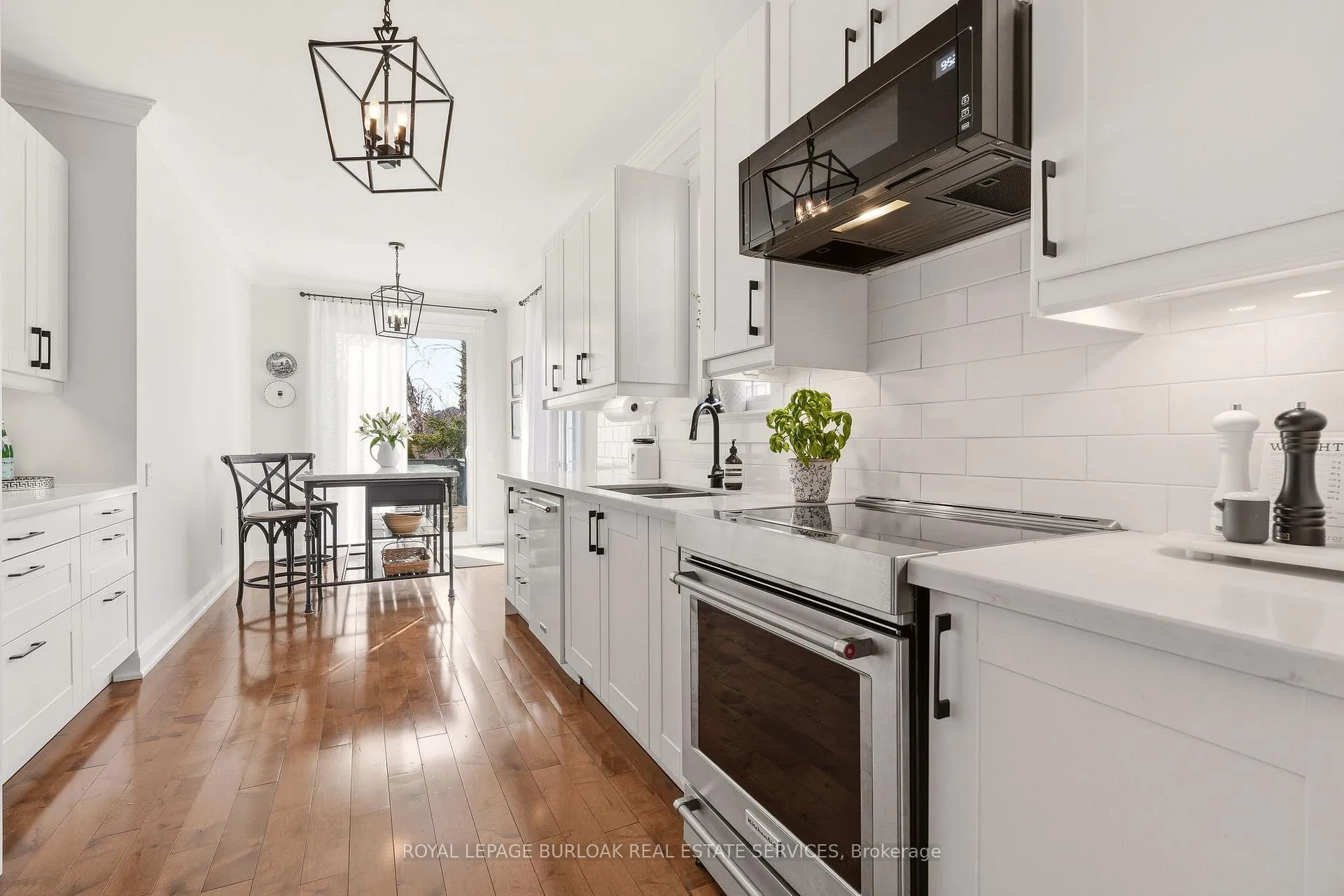 Photo 8 of 2243 Turnberry Road, Burlington, Rose — HOMEH