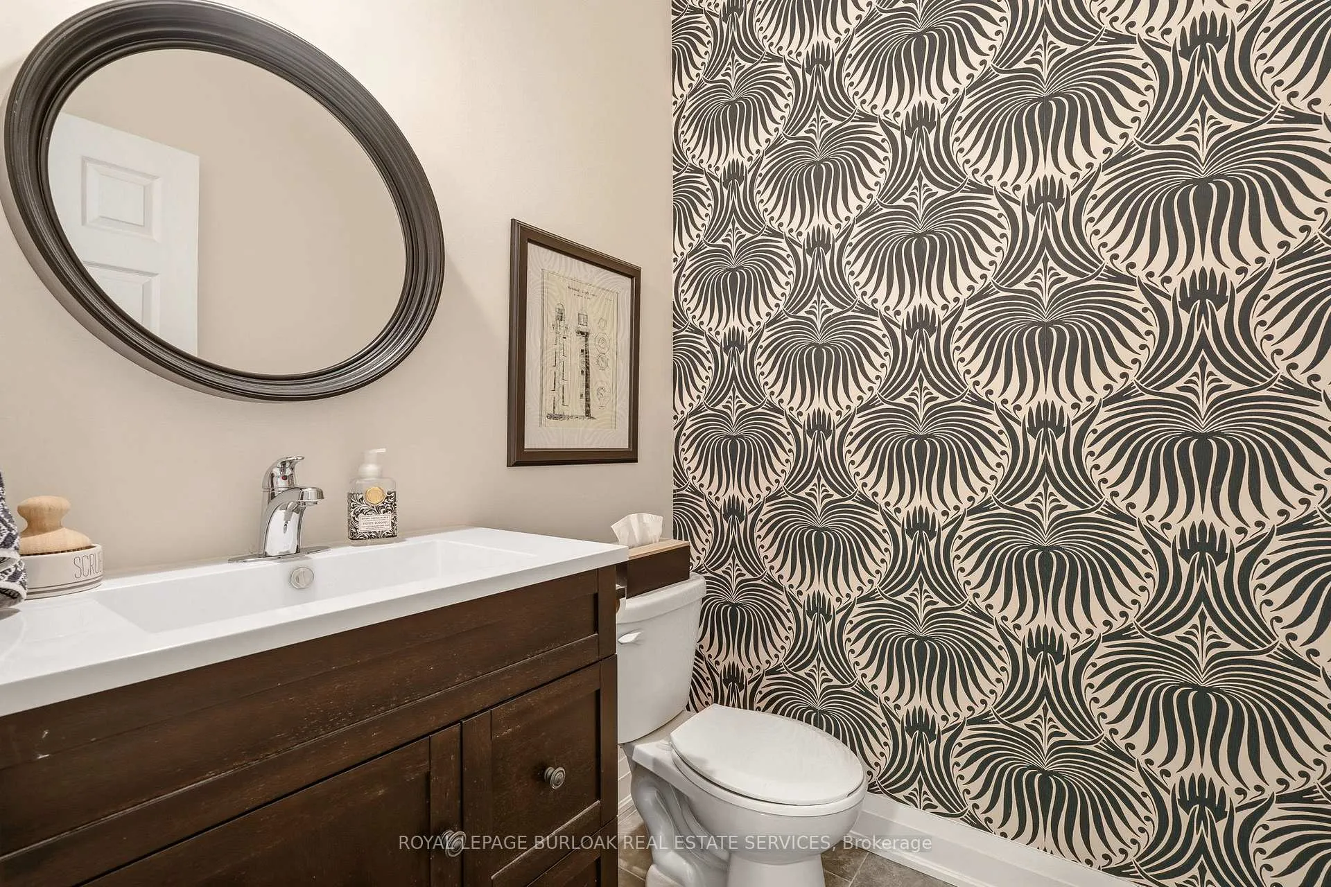 Photo 25 of 2243 Turnberry Road, Burlington, Rose — HOMEH