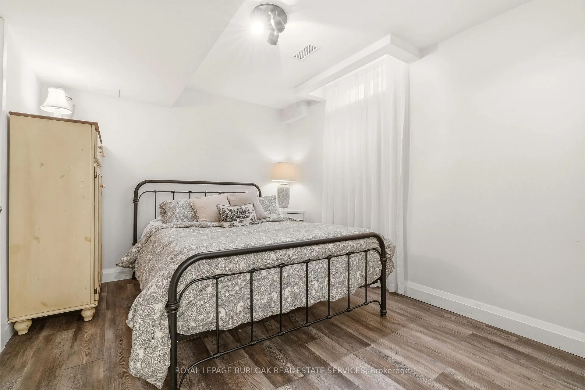 Photo 32 of 2243 Turnberry Road, Burlington, Rose — HOMEH