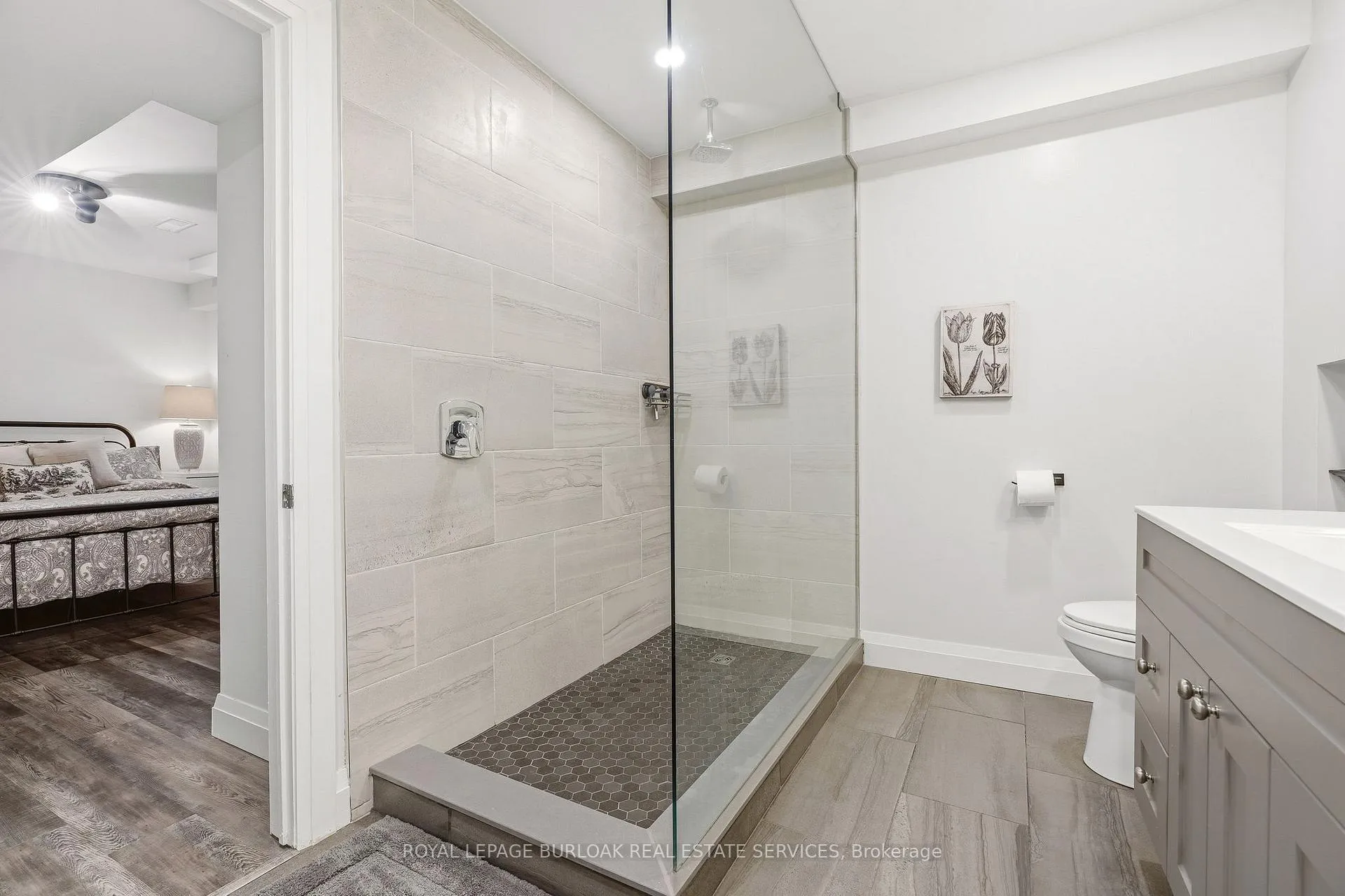 Photo 34 of 2243 Turnberry Road, Burlington, Rose — HOMEH