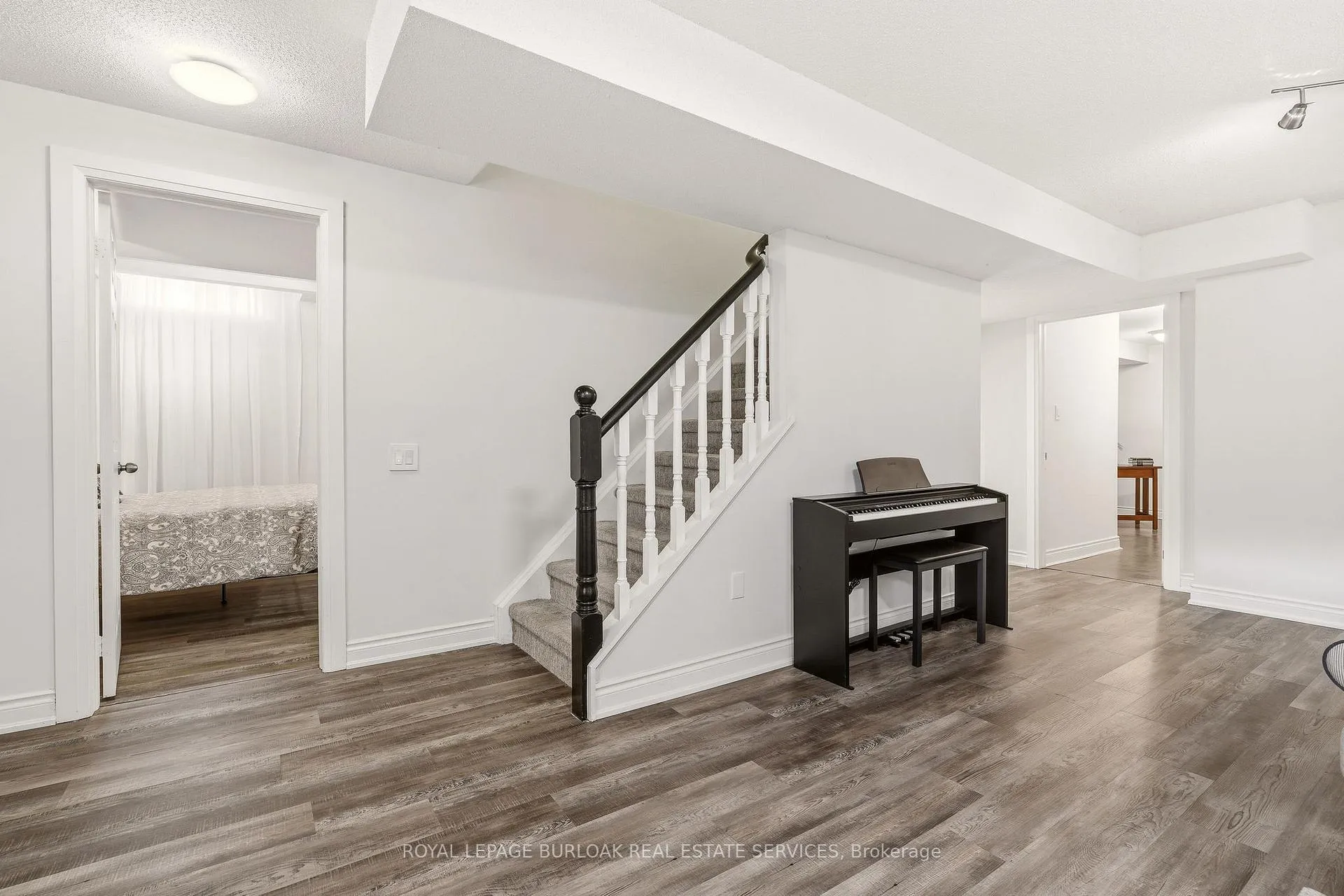 Photo 40 of 2243 Turnberry Road, Burlington, Rose — HOMEH