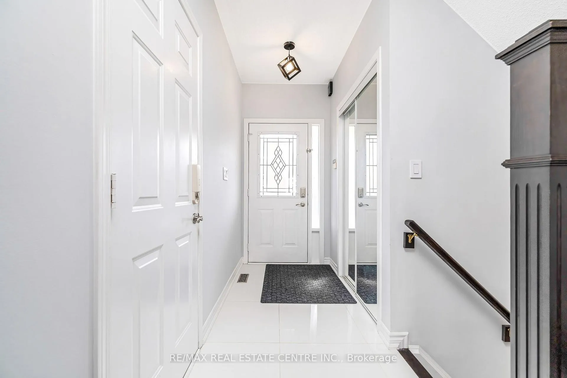 Photo 2 of 1617 Cartwright Crescent, Milton, Clarke — HOMEH