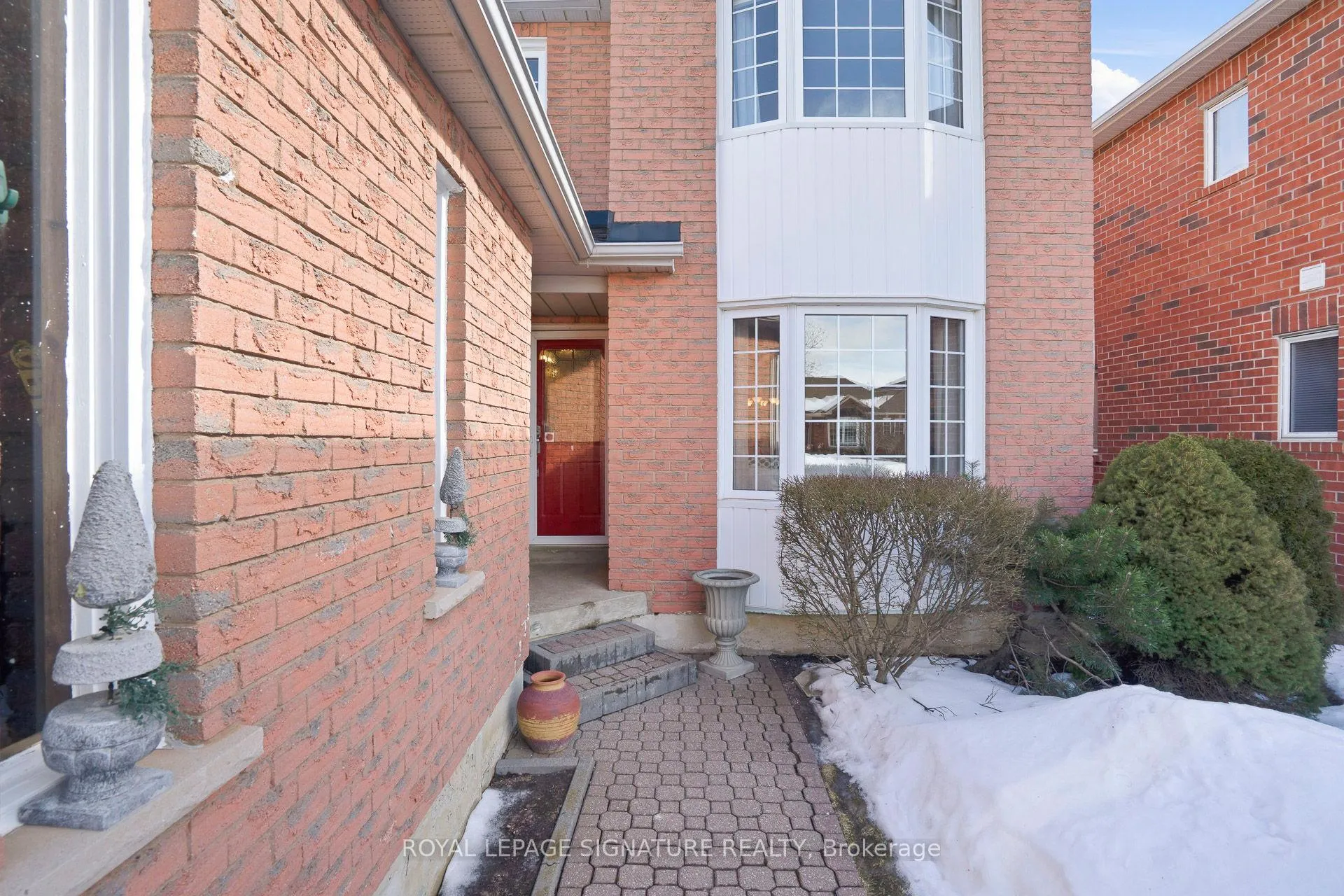 Photo 2 of 18 Webster Way, Halton Hills, Georgetown — HOMEH