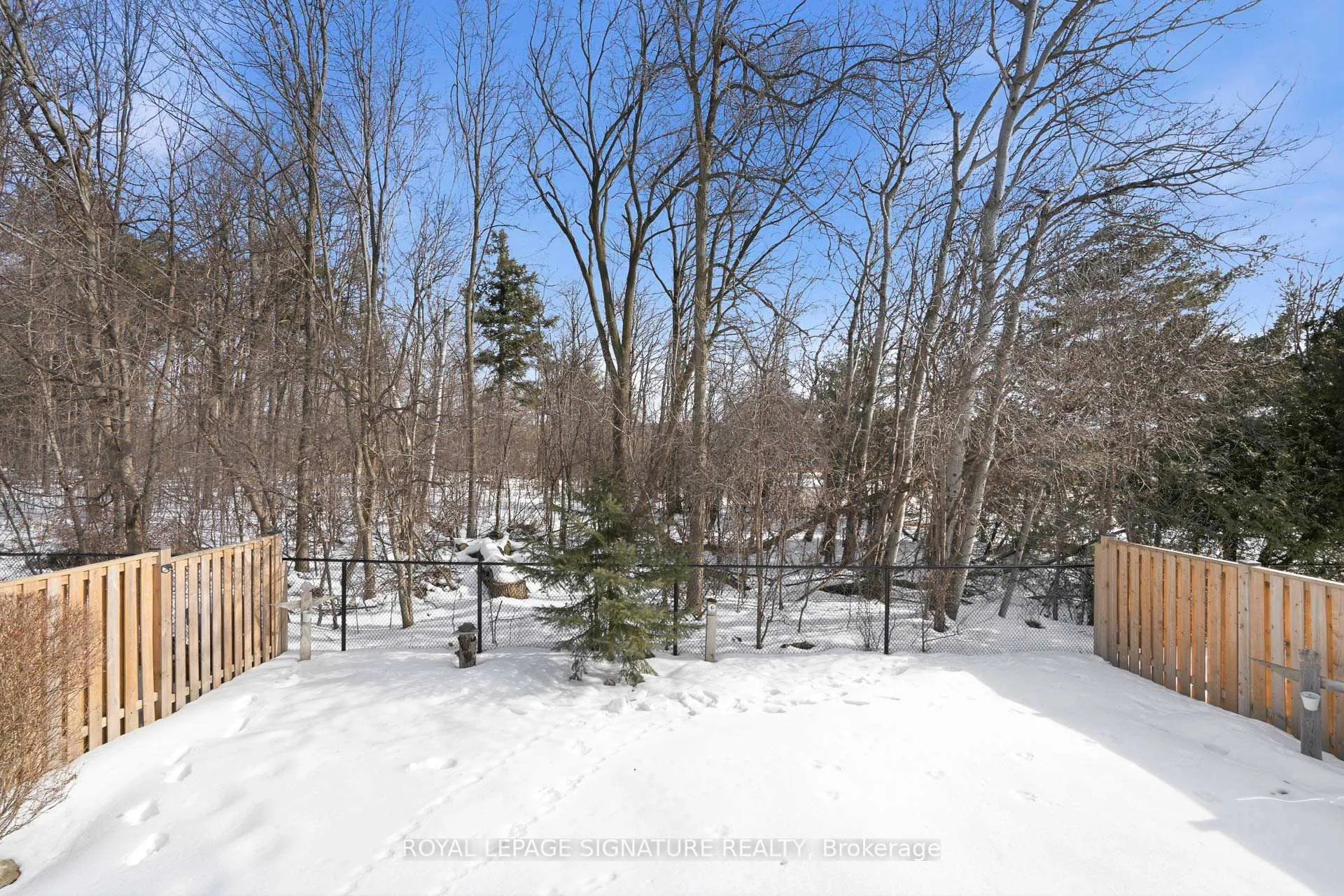 Photo 3 of 18 Webster Way, Halton Hills, Georgetown — HOMEH