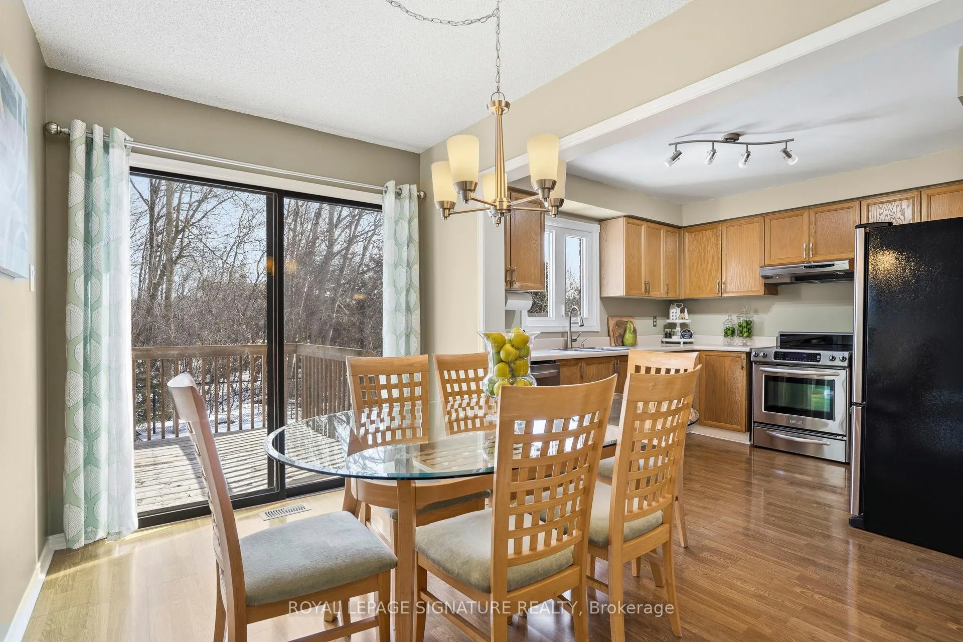Photo 10 of 18 Webster Way, Halton Hills, Georgetown — HOMEH