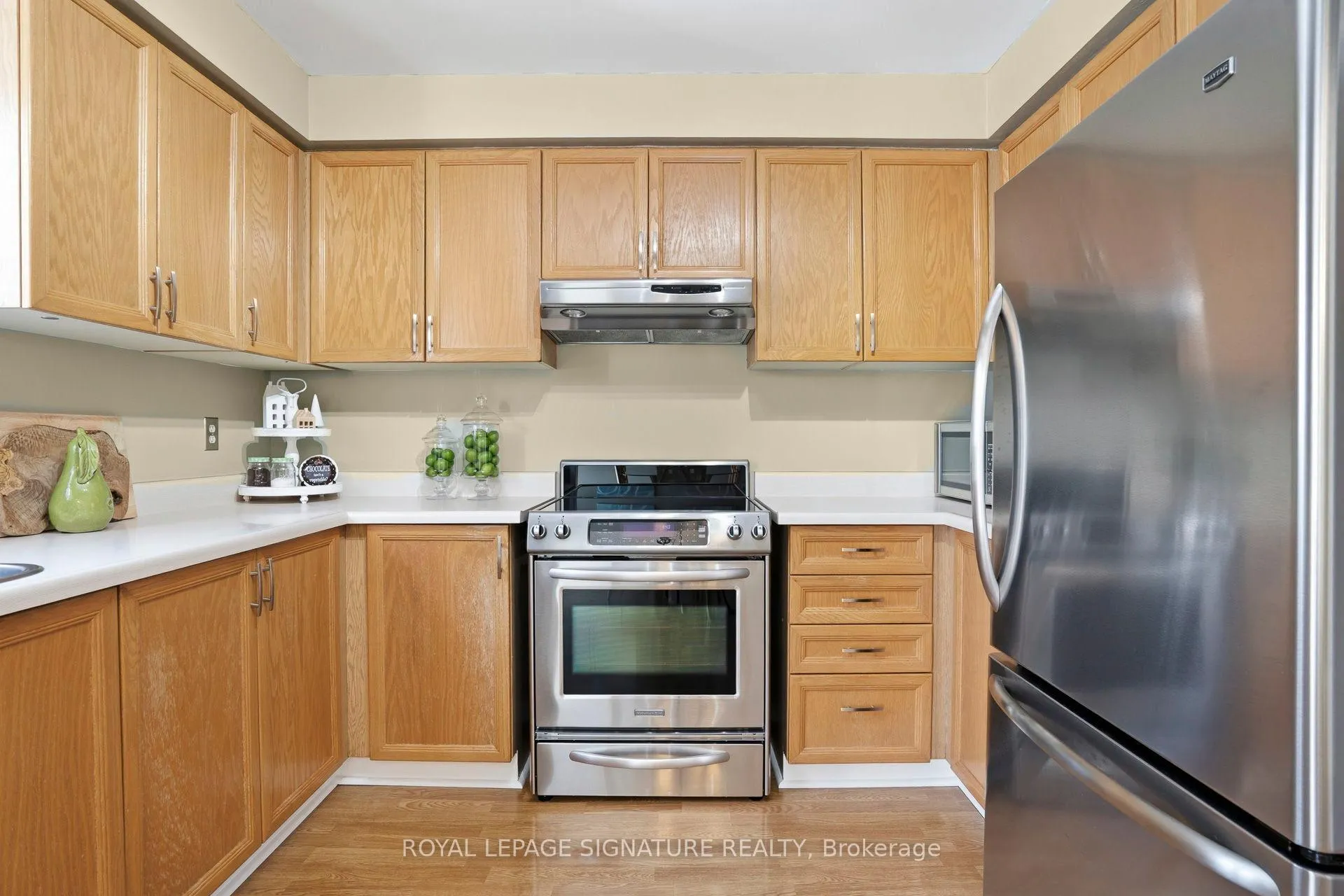Photo 11 of 18 Webster Way, Halton Hills, Georgetown — HOMEH