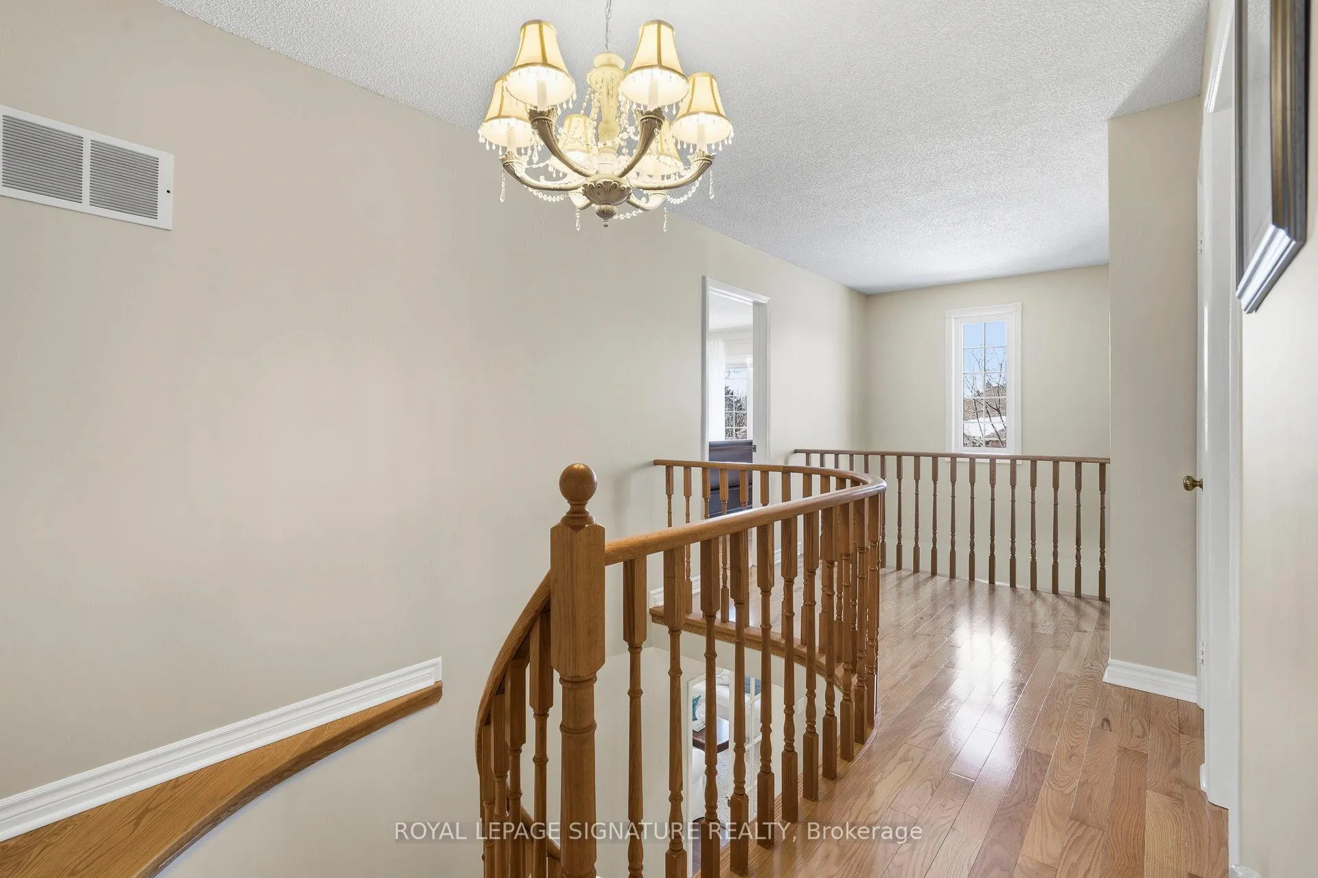 Photo 20 of 18 Webster Way, Halton Hills, Georgetown — HOMEH